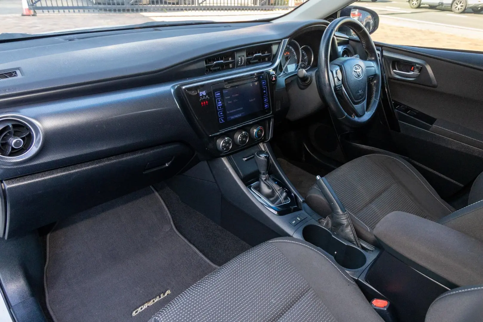 2017 Toyota Corolla Gallery Image 8