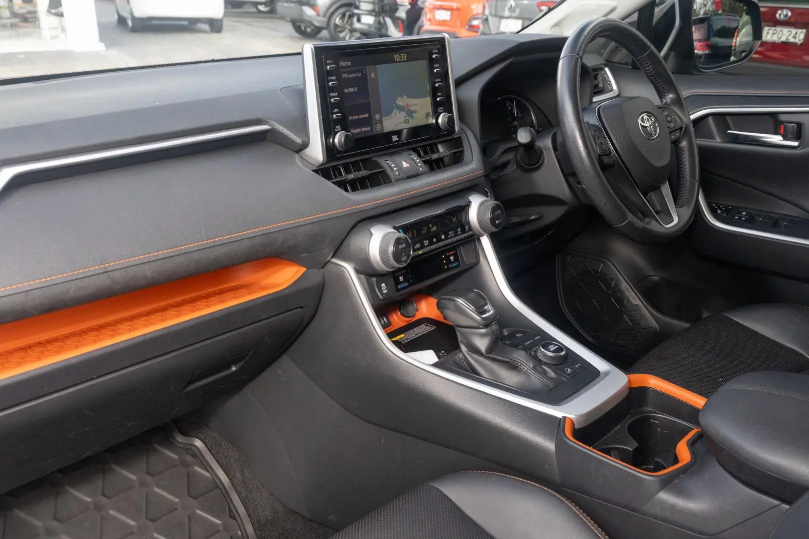 2019 Toyota RAV4 Gallery Image 8