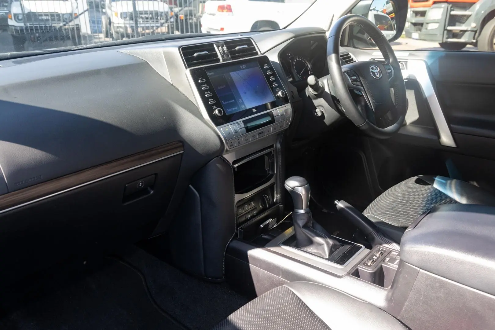 2022 Toyota Landcruiser Prado Gallery Image 8