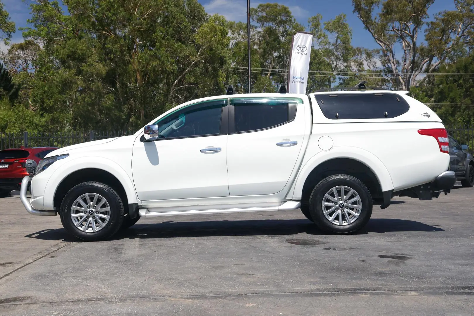 2016 Mitsubishi Triton Gallery Image 3