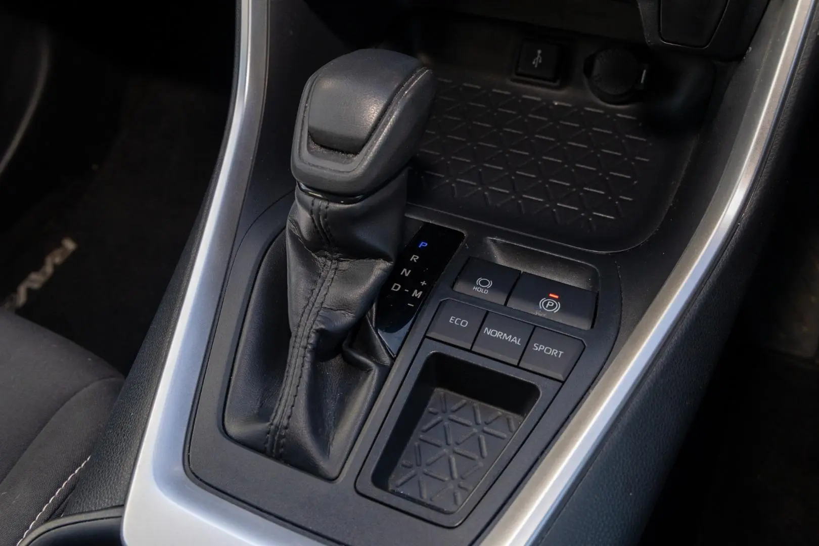 2020 Toyota RAV4 Gallery Image 17