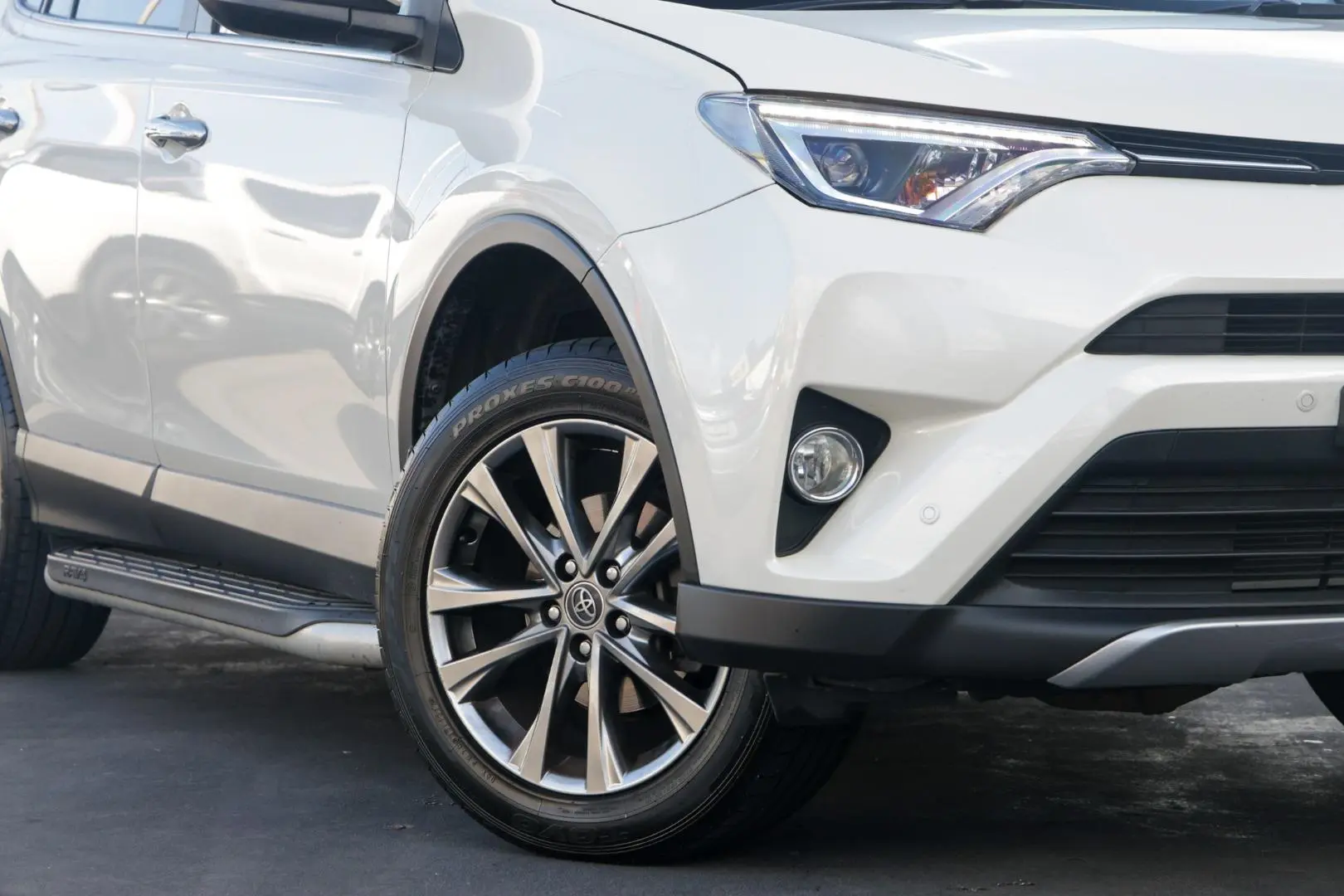 2018 Toyota RAV4 Image 6