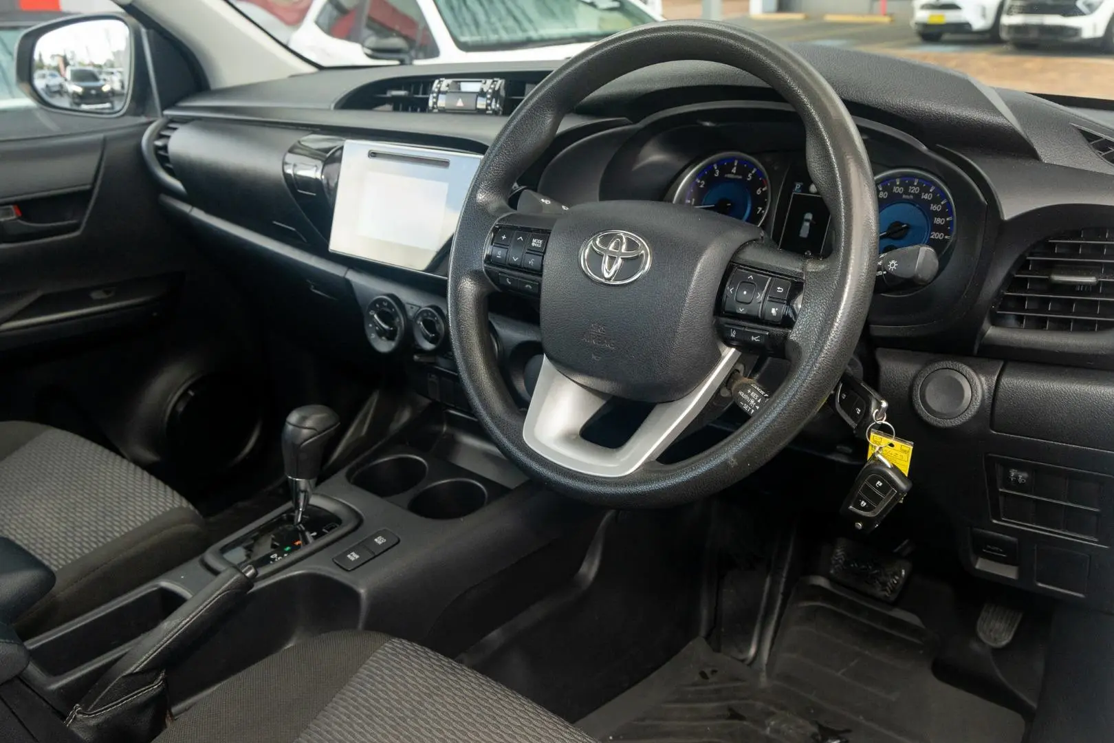 2019 Toyota Hilux Gallery Image 7