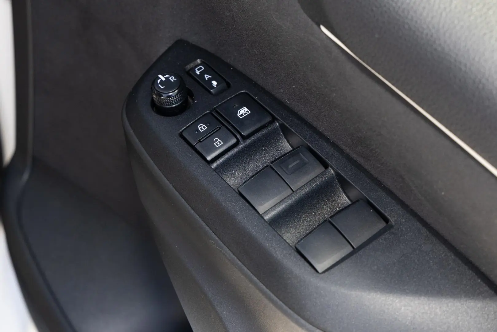 2023 Toyota Yaris Gallery Image 18