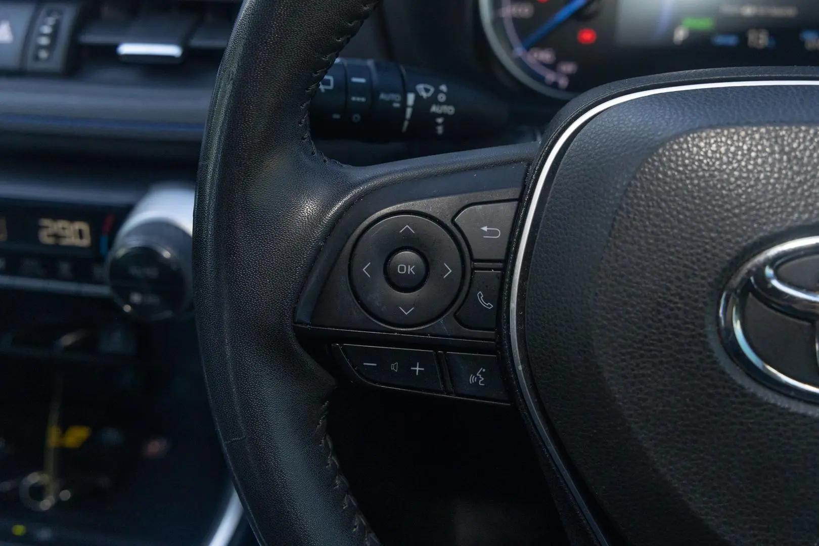 2022 Toyota RAV4 Gallery Image 11