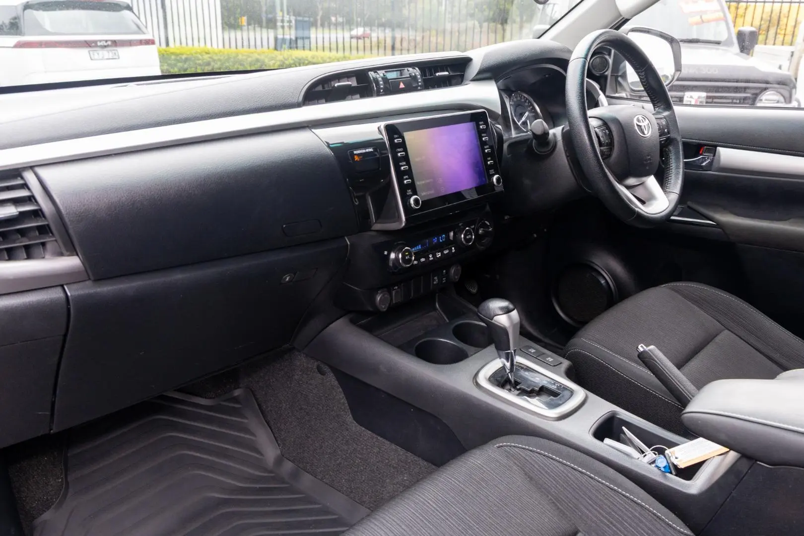 2021 Toyota Hilux Gallery Image 8