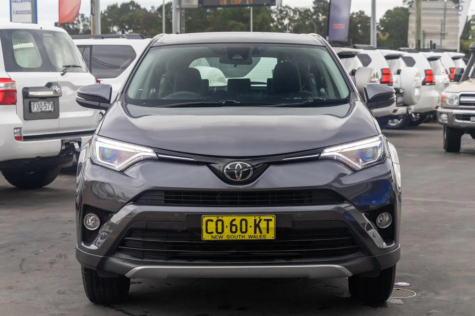 2018 Toyota RAV4 Gallery Image 4