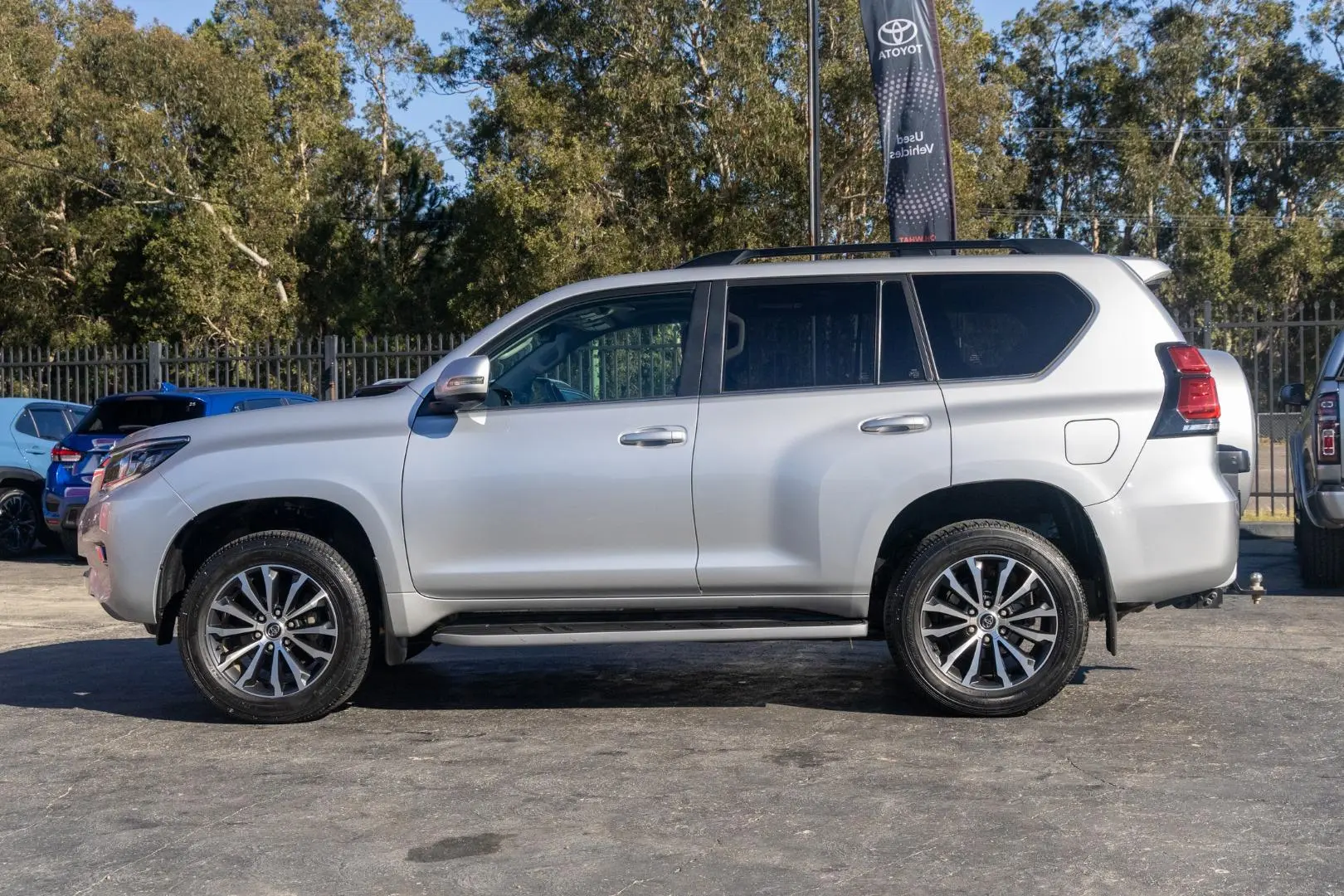 2023 Toyota Landcruiser Prado Gallery Image 2