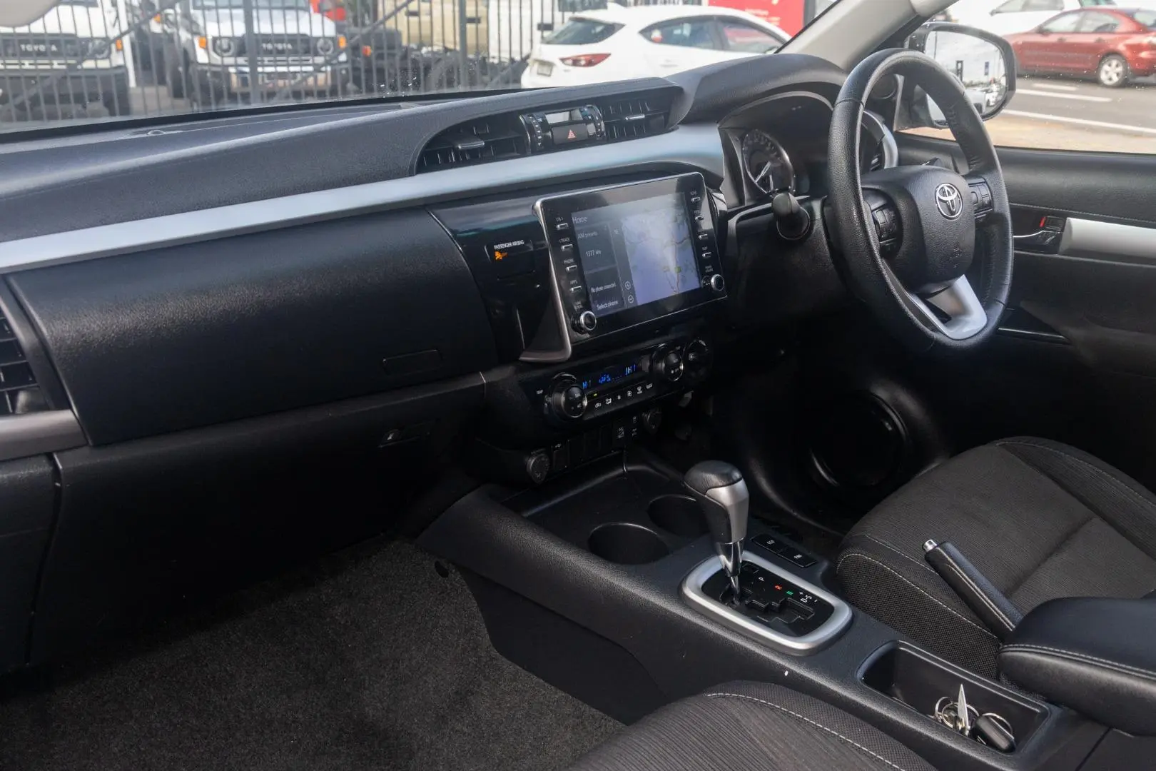 2022 Toyota Hilux Gallery Image 8