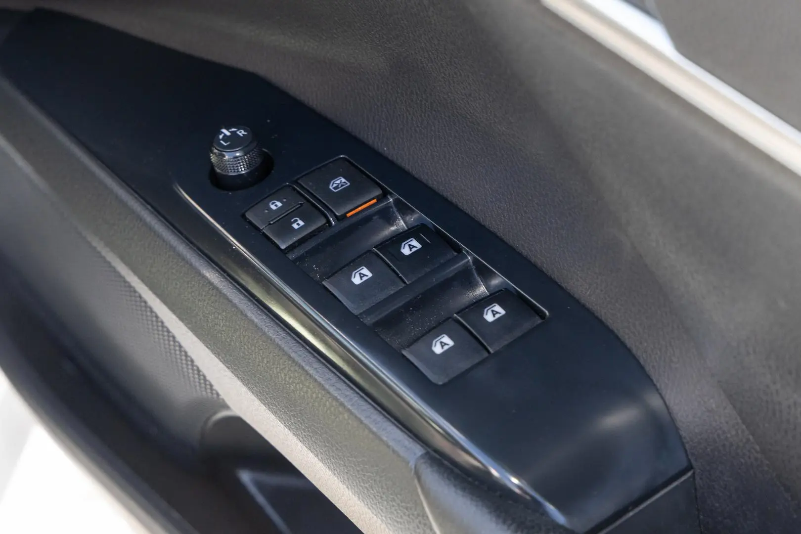 2020 Toyota Camry Gallery Image 18