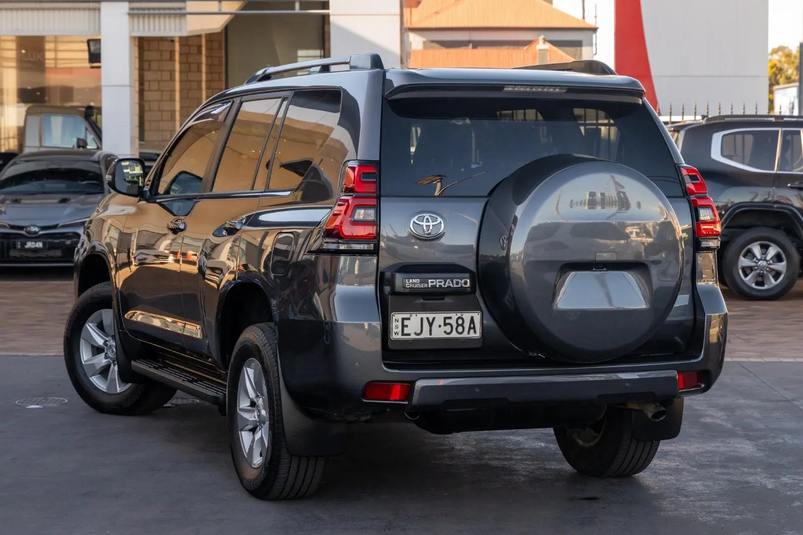 2020 Toyota Landcruiser Prado Gallery Image 2