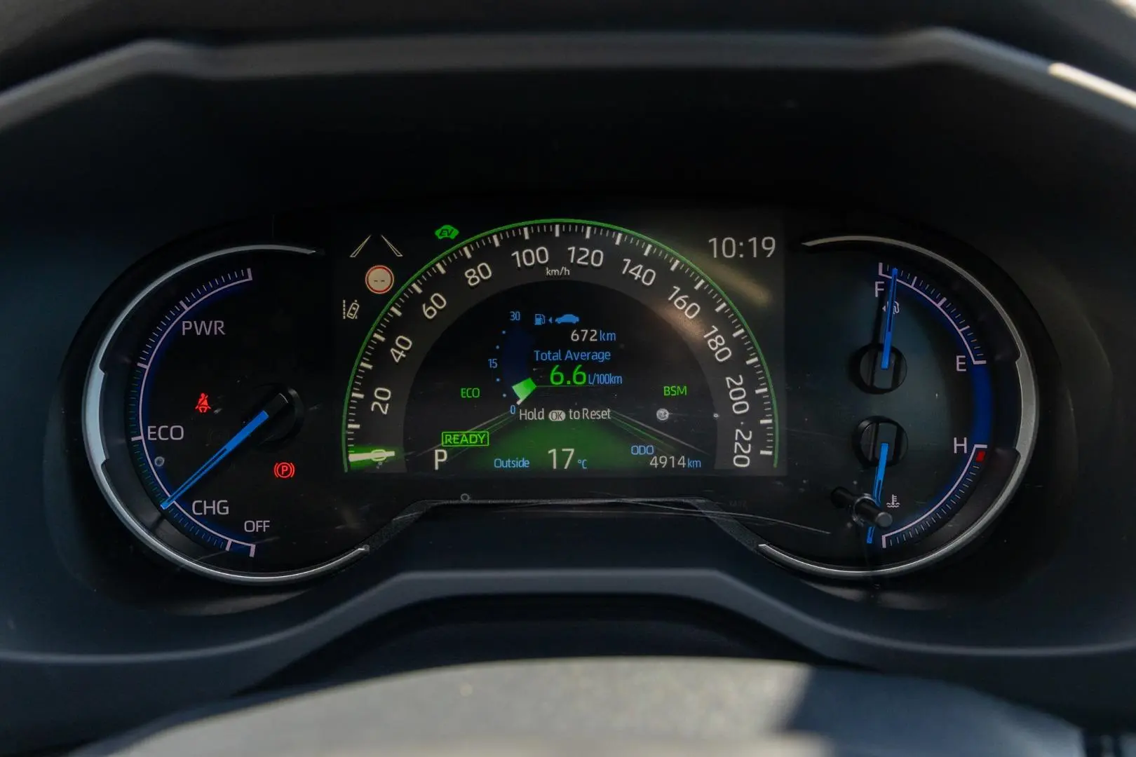 2025 Toyota RAV4 Gallery Image 14