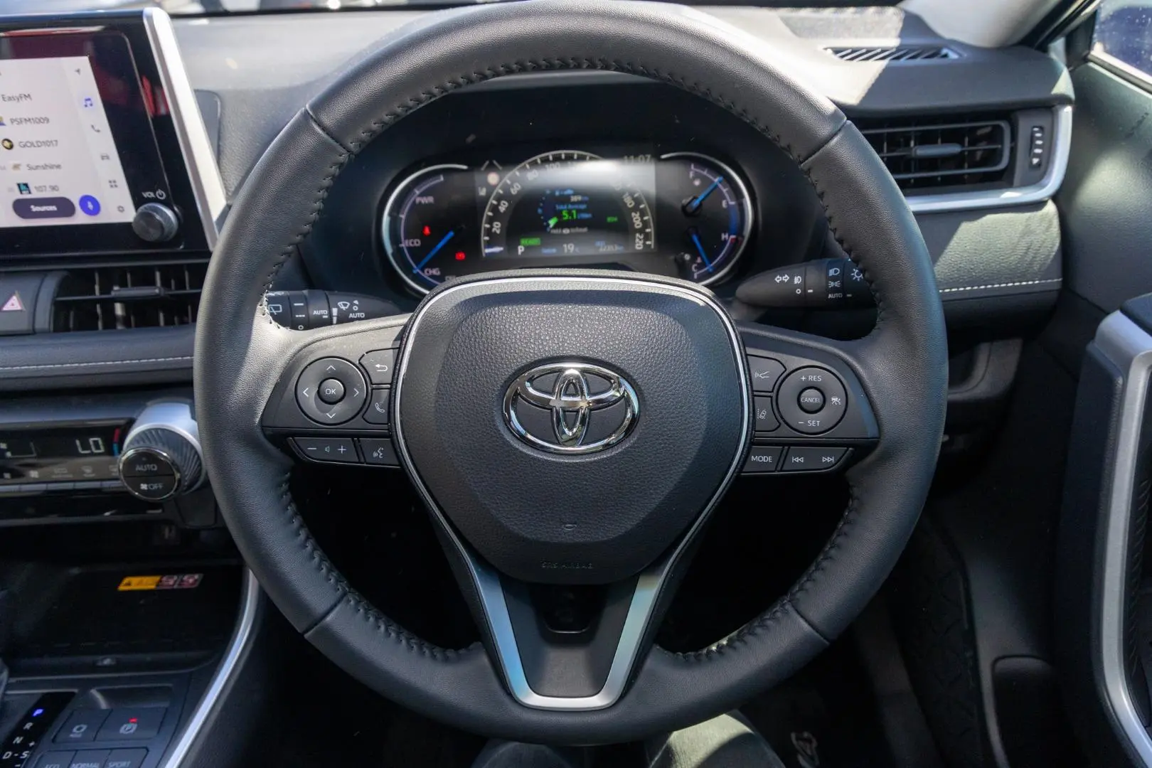 2025 Toyota RAV4 Gallery Image 10