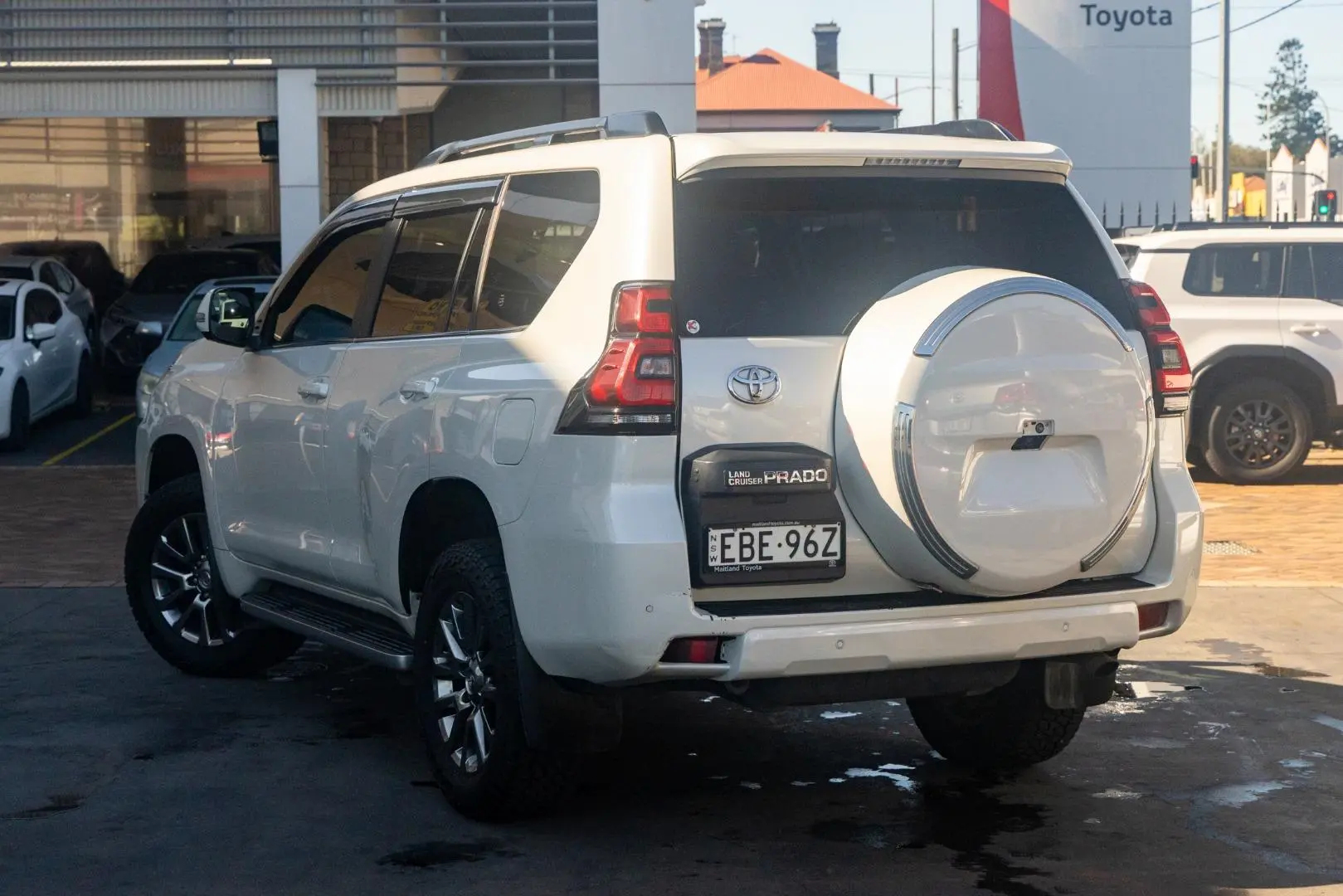 2019 Toyota Landcruiser Prado Gallery Image 2
