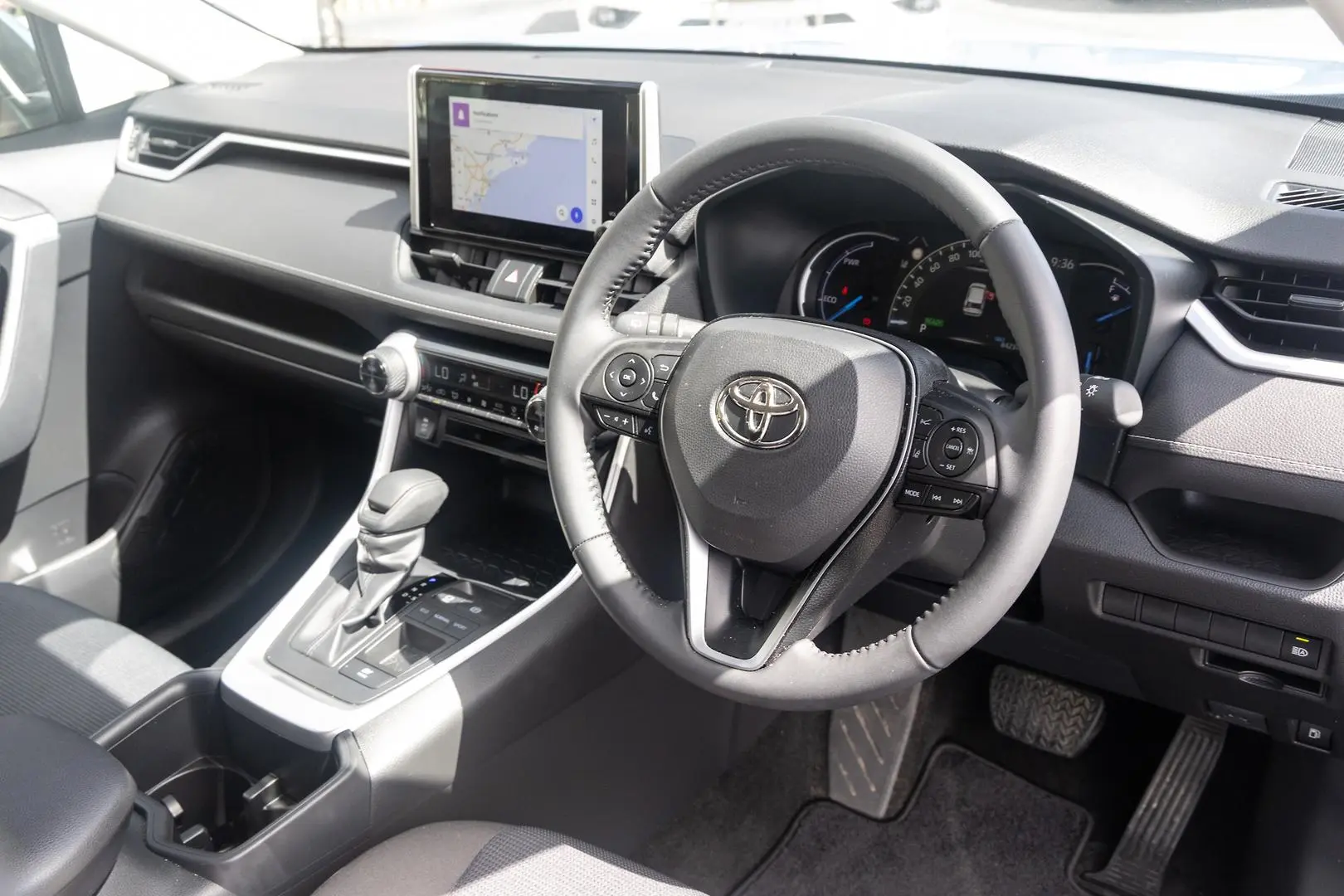 2025 Toyota RAV4 Gallery Image 7
