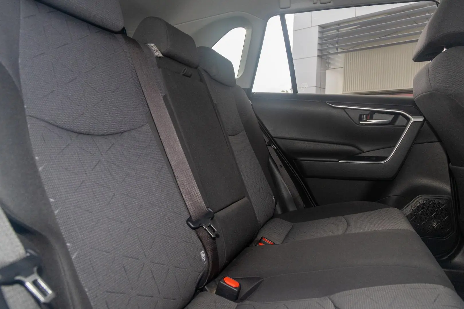2020 Toyota RAV4 Gallery Image 9