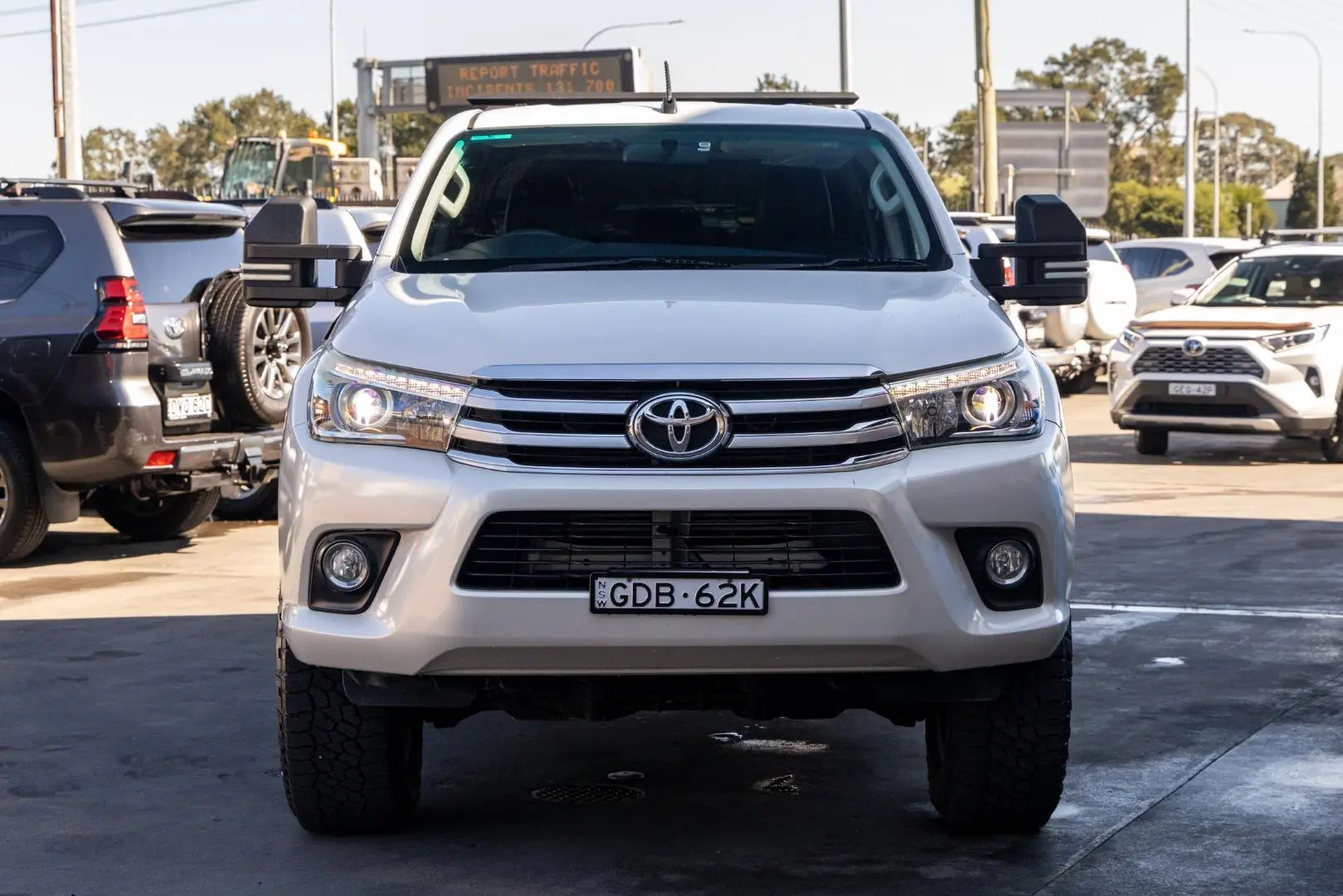 2017 Toyota Hilux Gallery Image 4