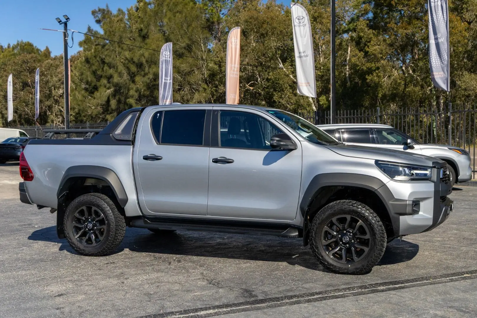 2024 Toyota Hilux Gallery Image 3