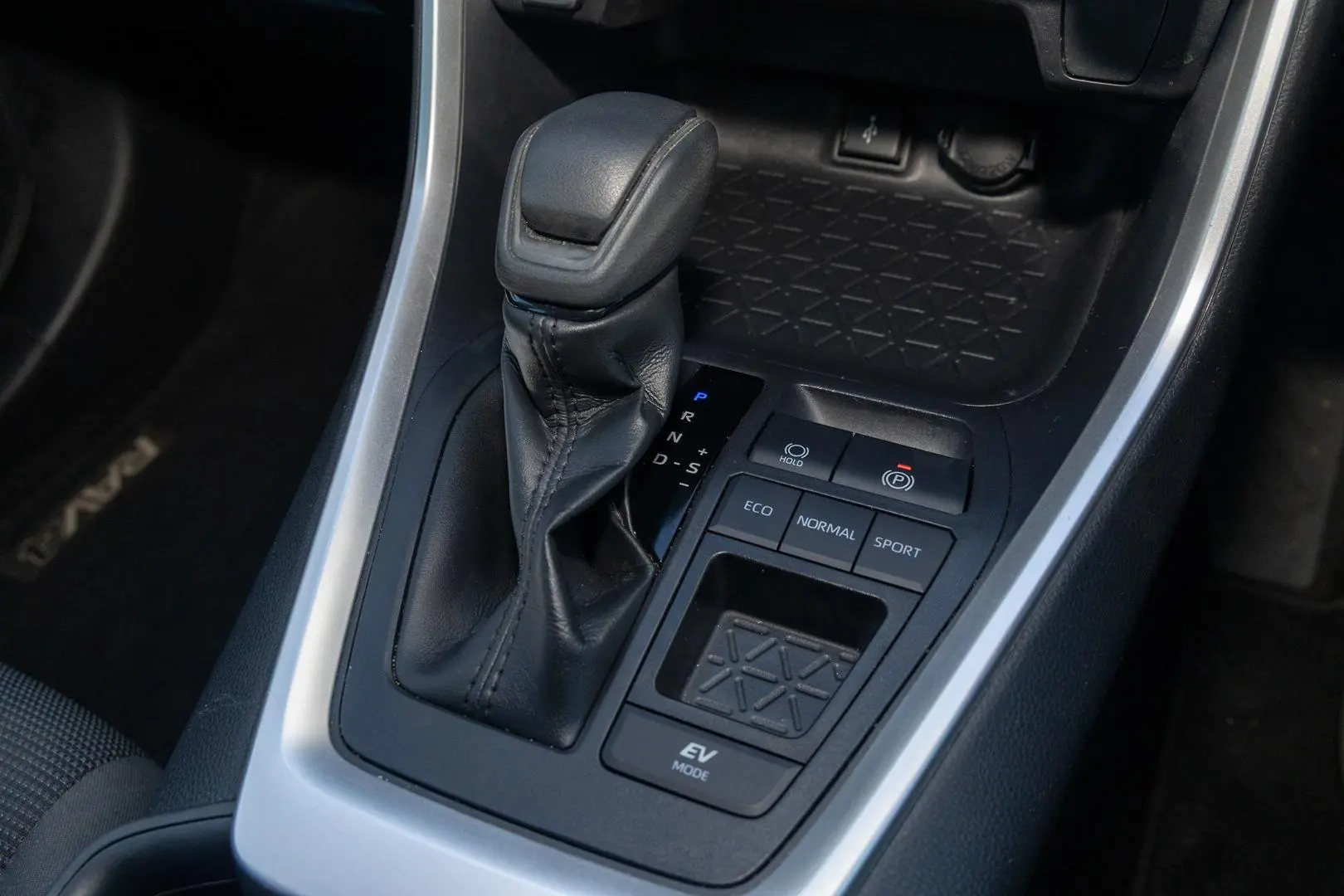 2022 Toyota RAV4 Gallery Image 17