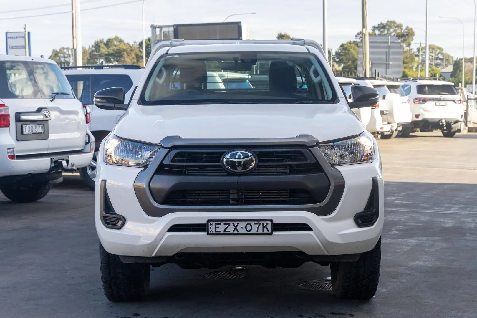2023 Toyota Hilux Gallery Image 4