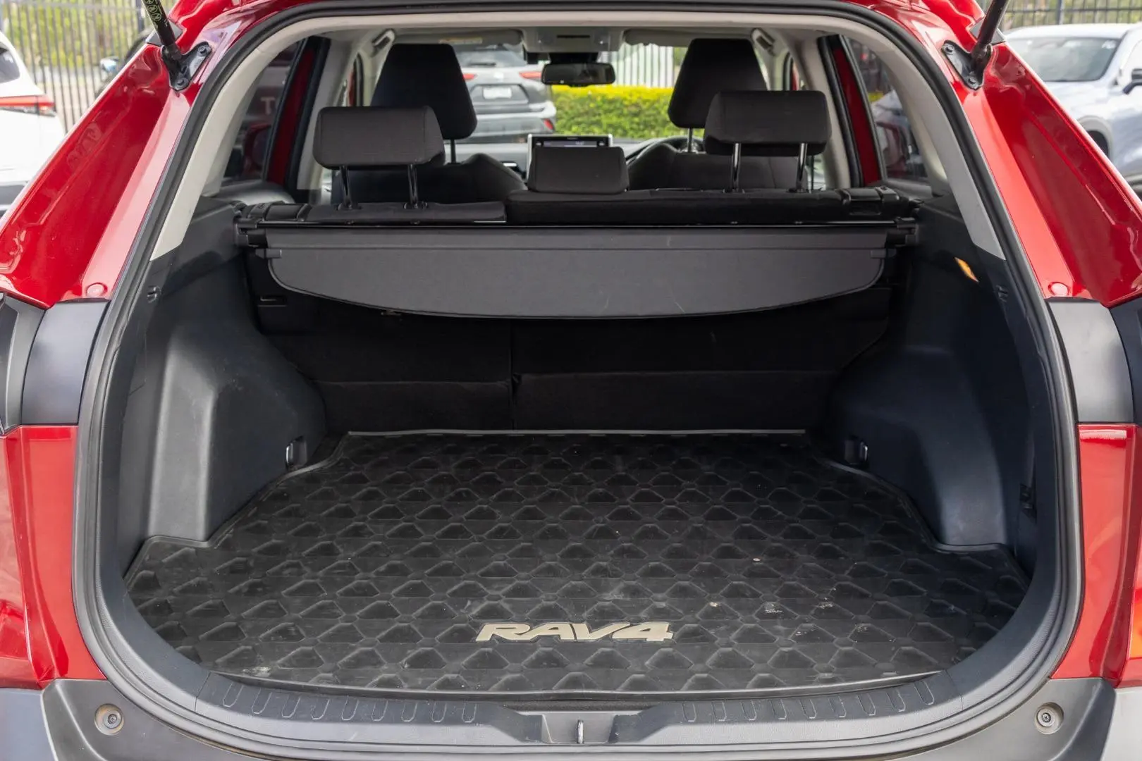 2019 Toyota RAV4 Gallery Image 19