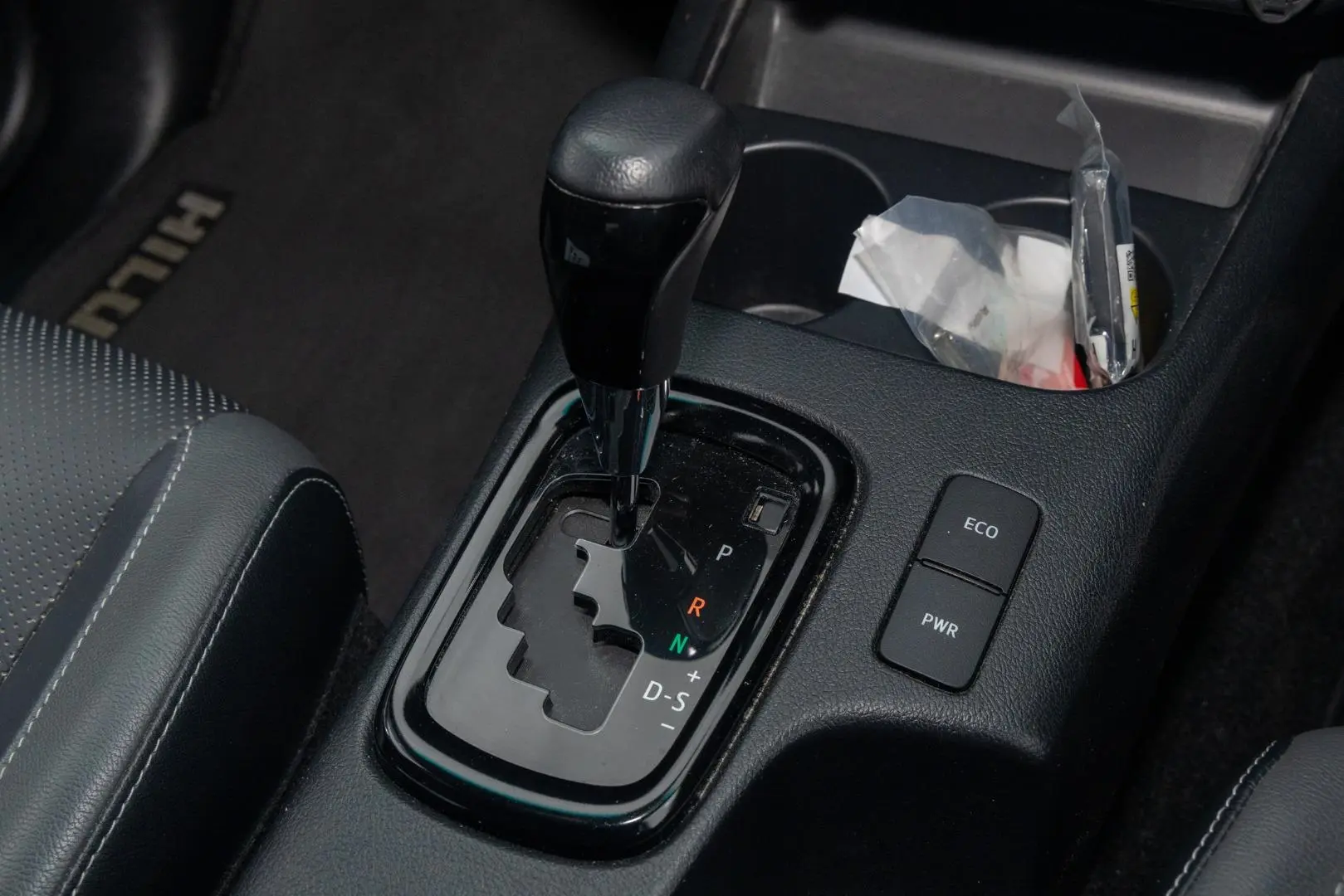 2022 Toyota Hilux Gallery Image 13