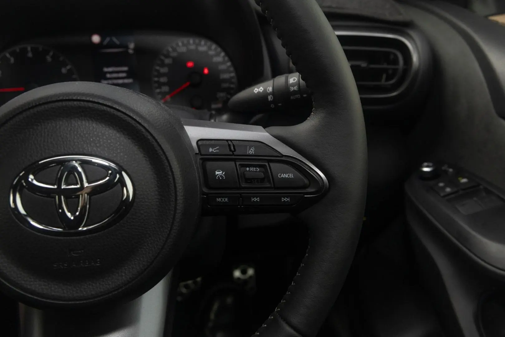 2021 Toyota Yaris Gallery Image 12