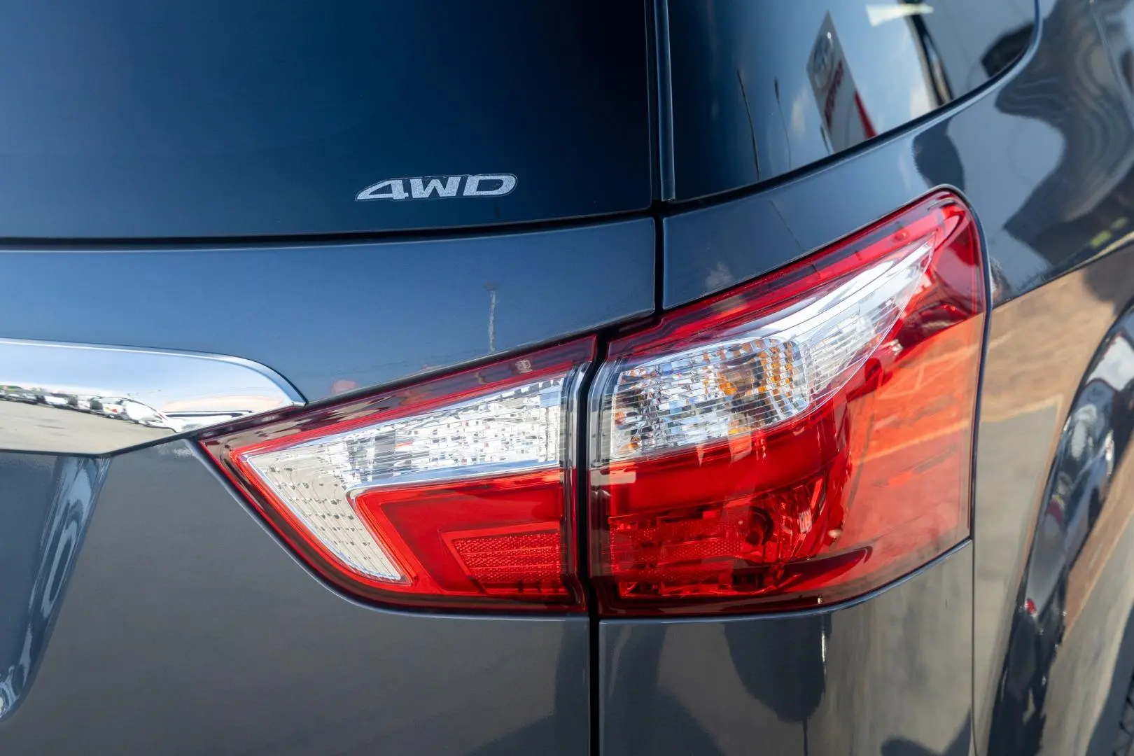 2017 Isuzu MU-X Gallery Image 21