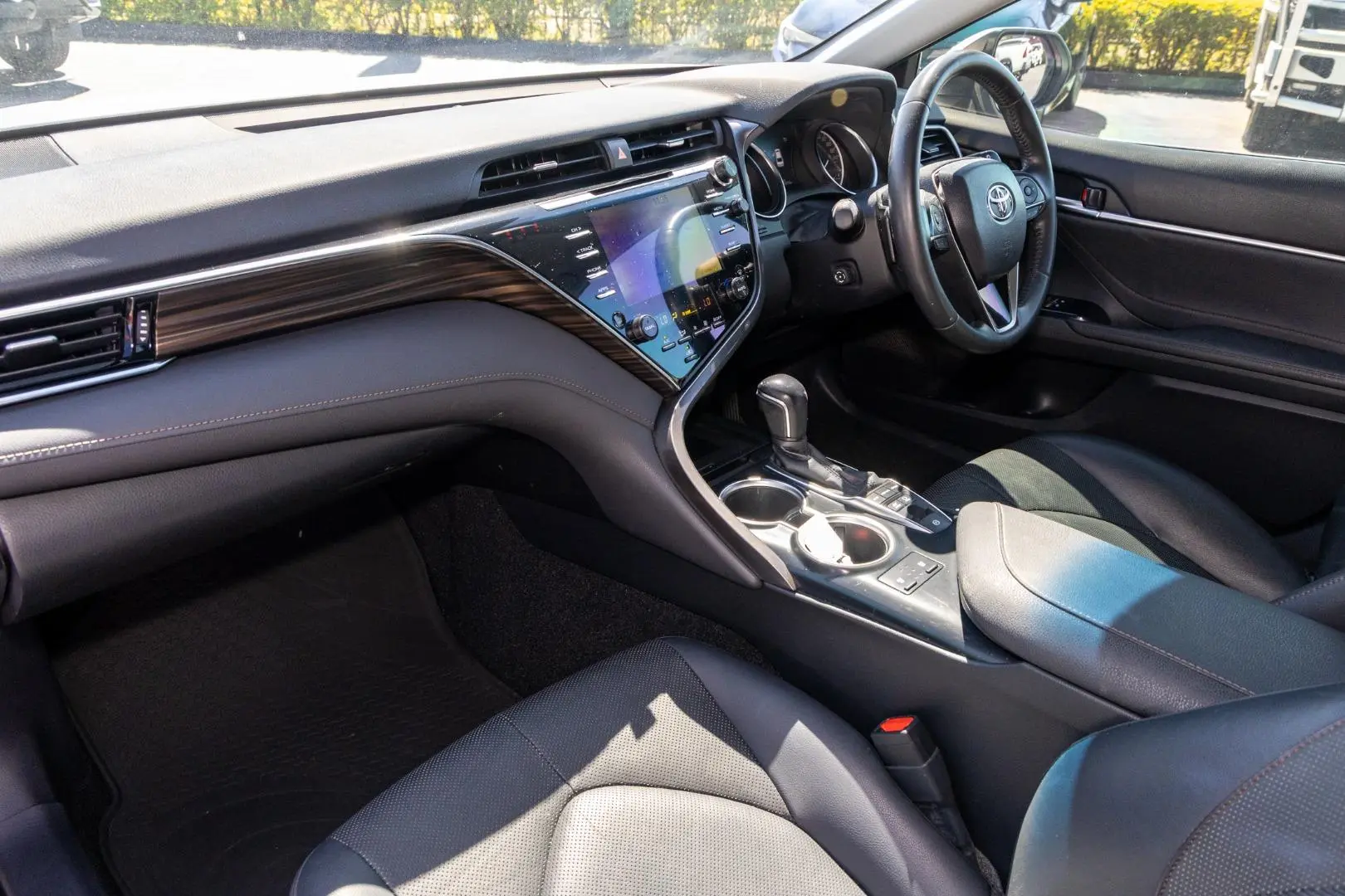 2018 Toyota Camry Gallery Image 8