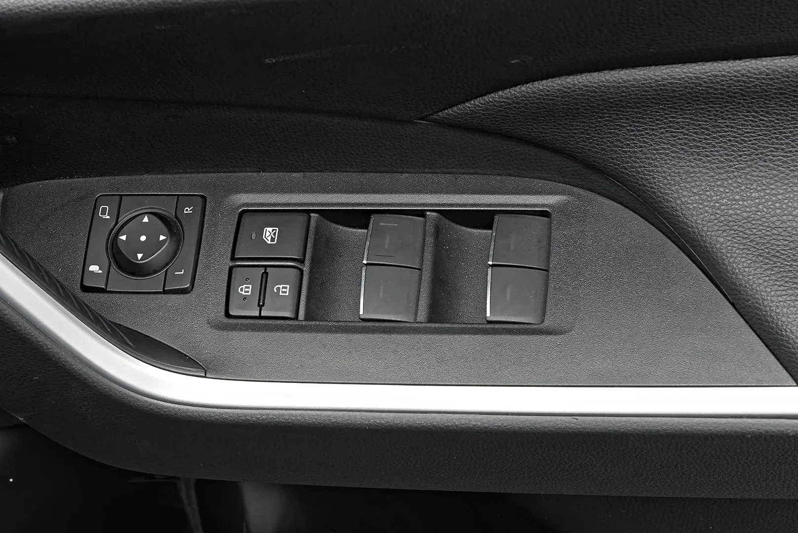 2024 Toyota RAV4 Gallery Image 17