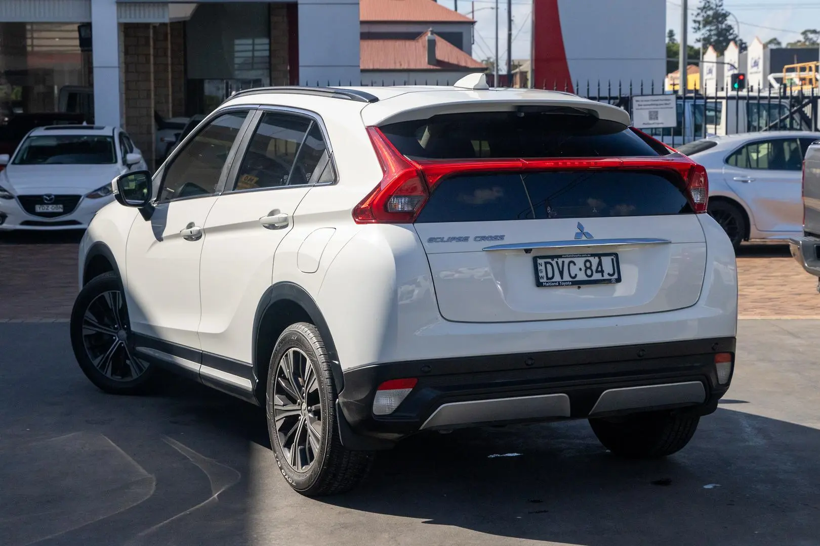 2017 Mitsubishi Eclipse Cross Gallery Image 2
