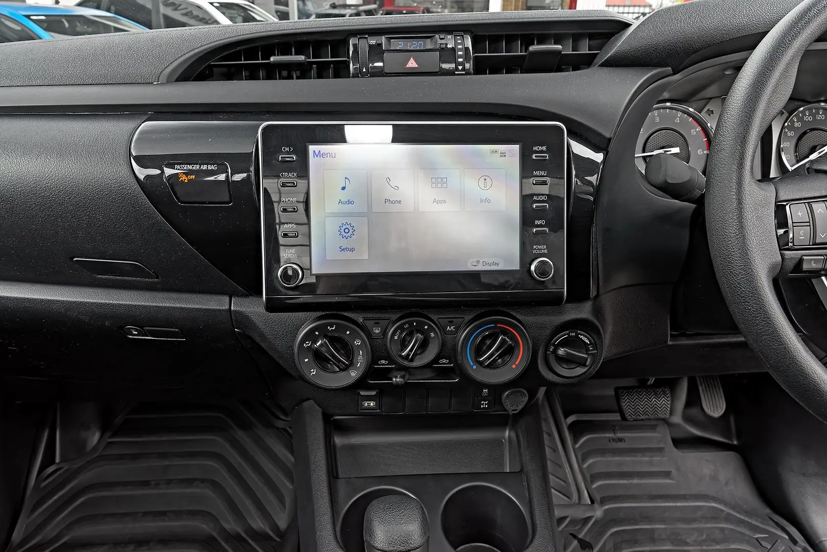 2025 Toyota Hilux Gallery Image 15