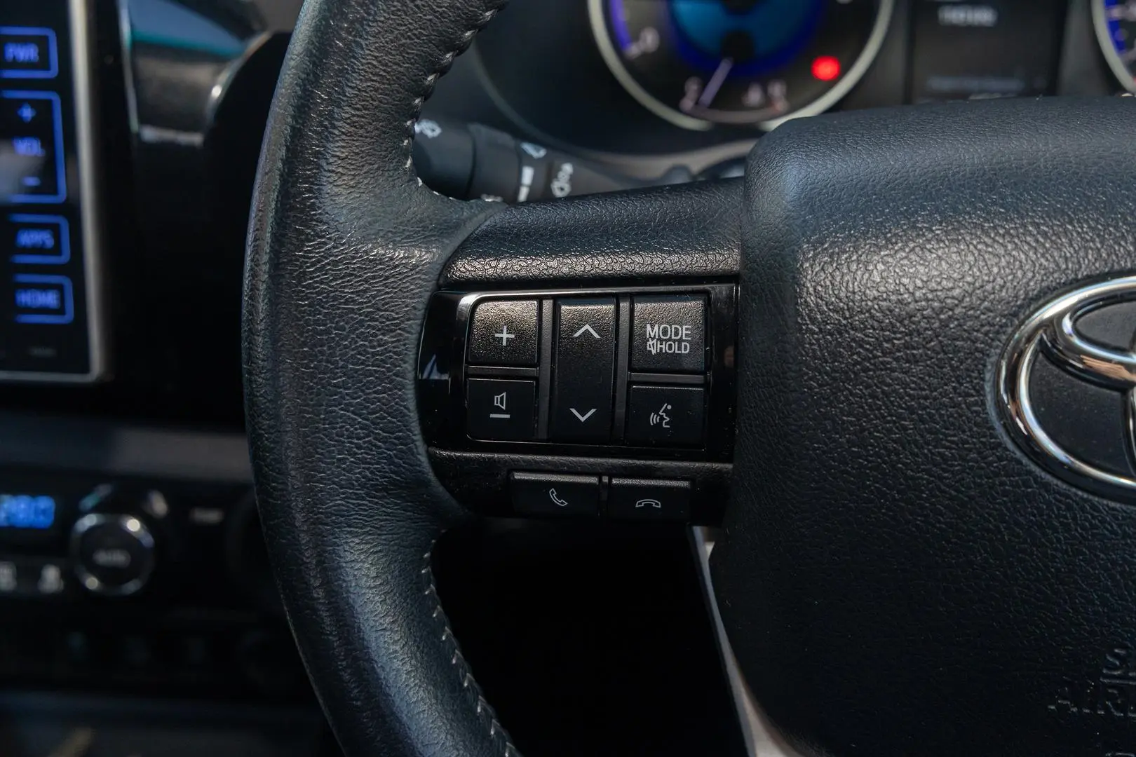 2019 Toyota Hilux Gallery Image 11