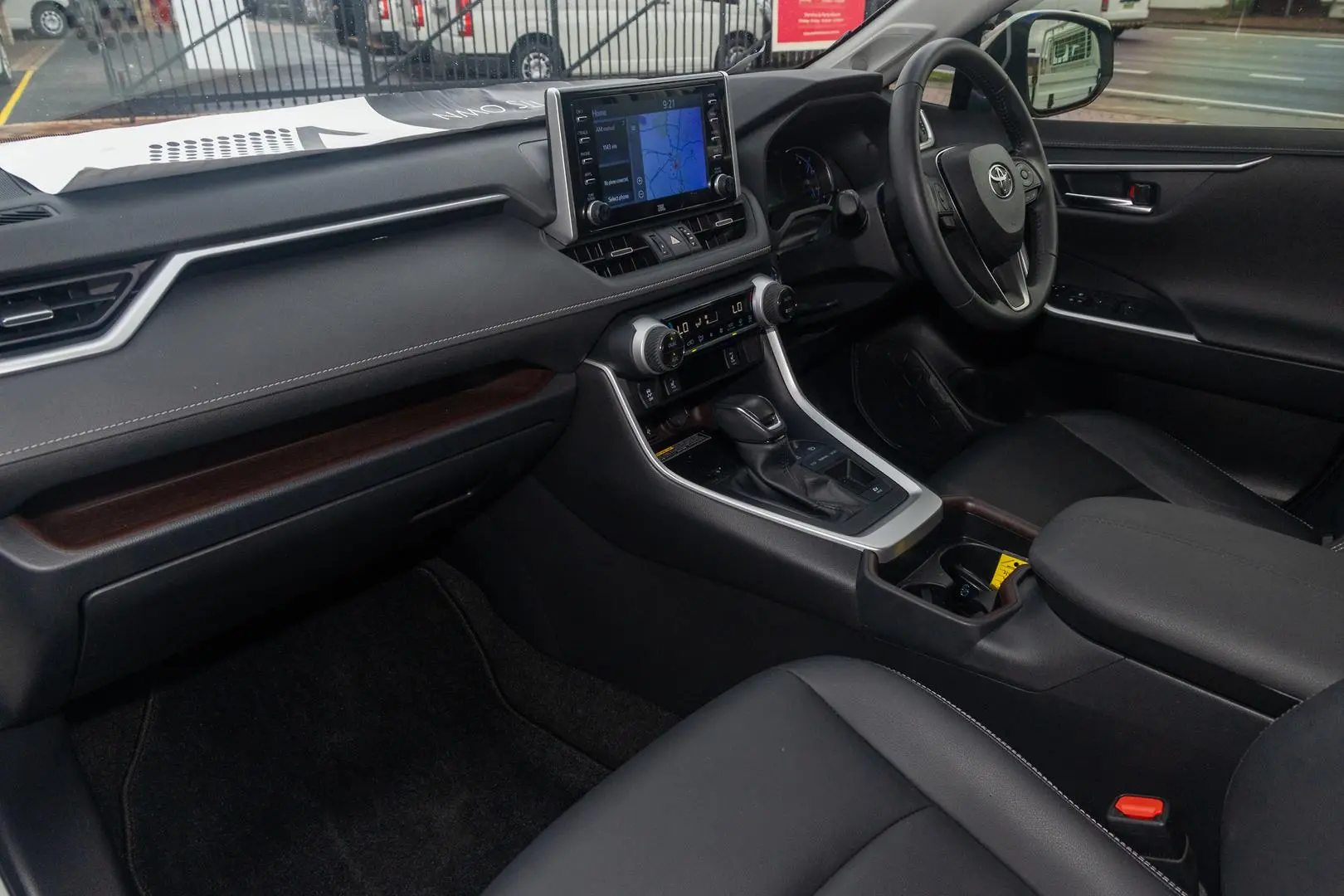 2021 Toyota RAV4 Gallery Image 6