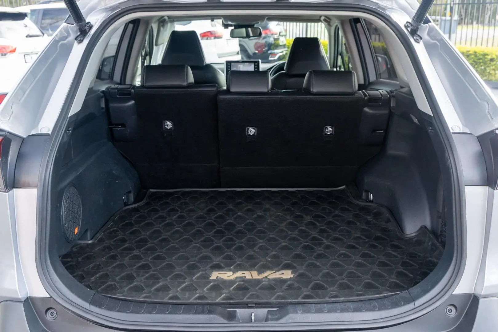2020 Toyota RAV4 Gallery Image 19