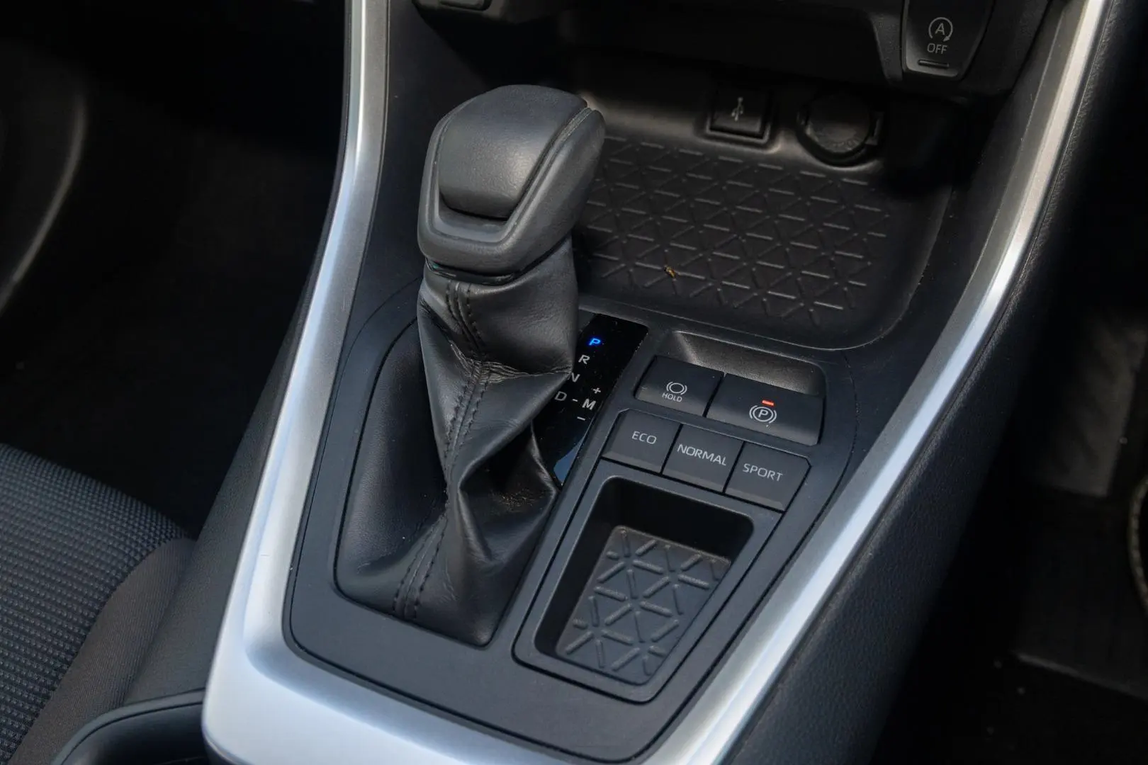 2022 Toyota RAV4 Gallery Image 17