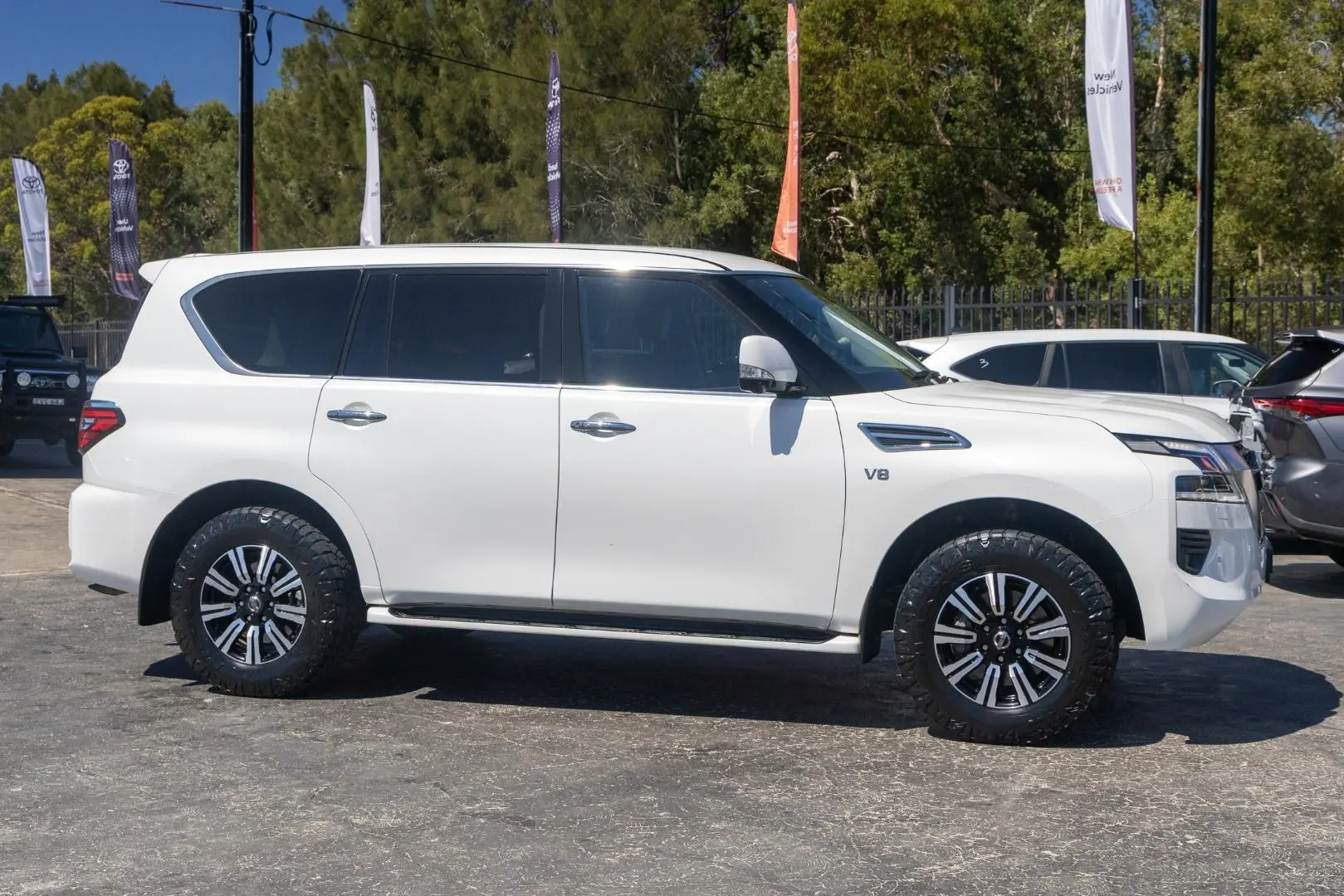 2021 Nissan Patrol Gallery Image 3