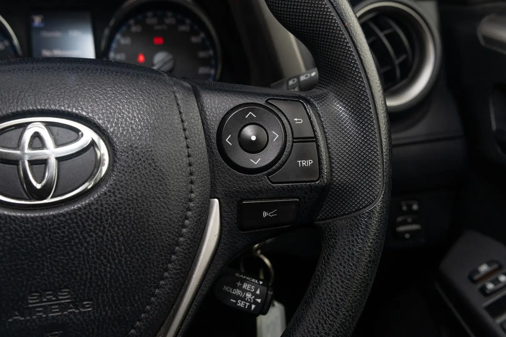 2018 Toyota RAV4 Gallery Image 12
