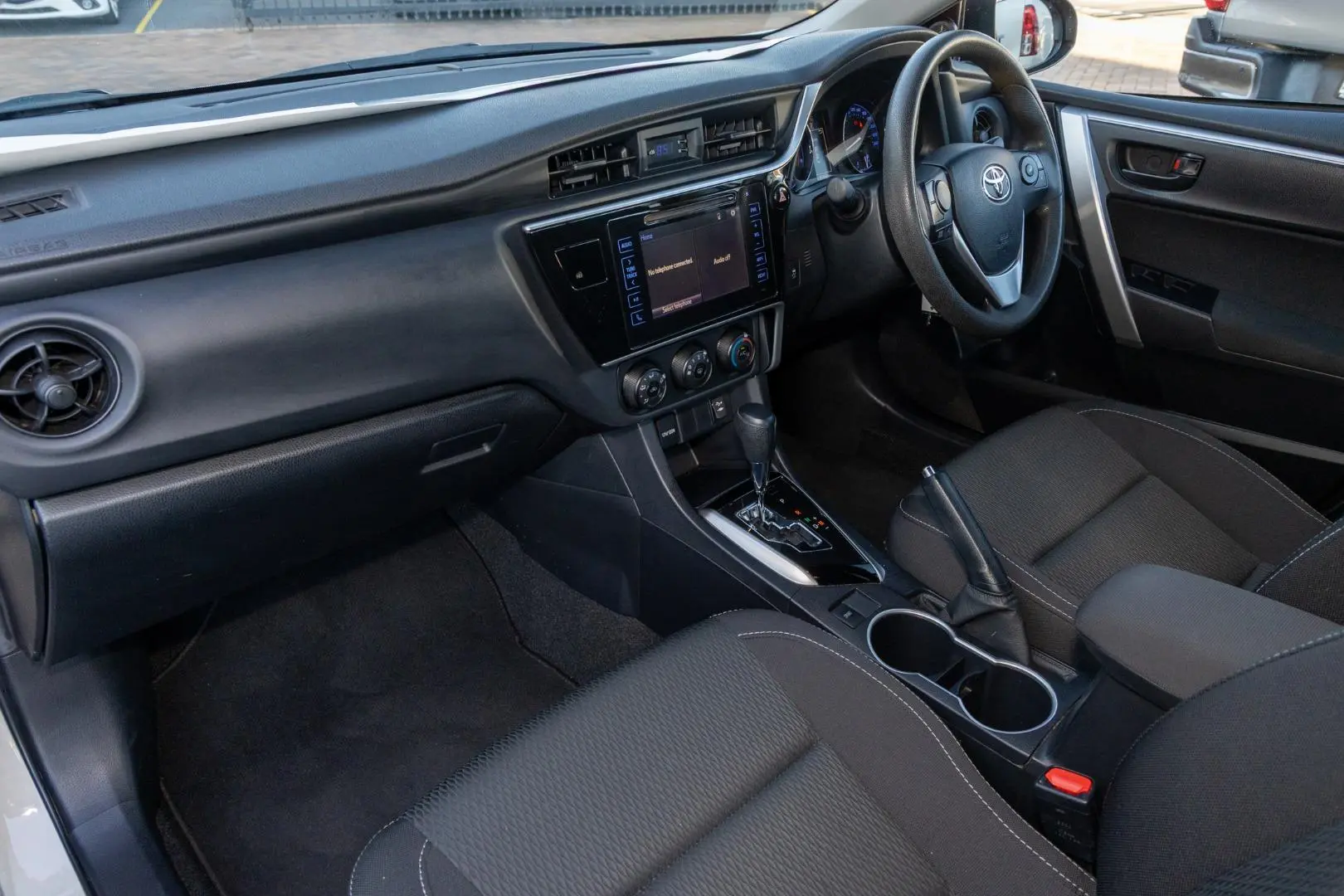 2018 Toyota Corolla Gallery Image 8