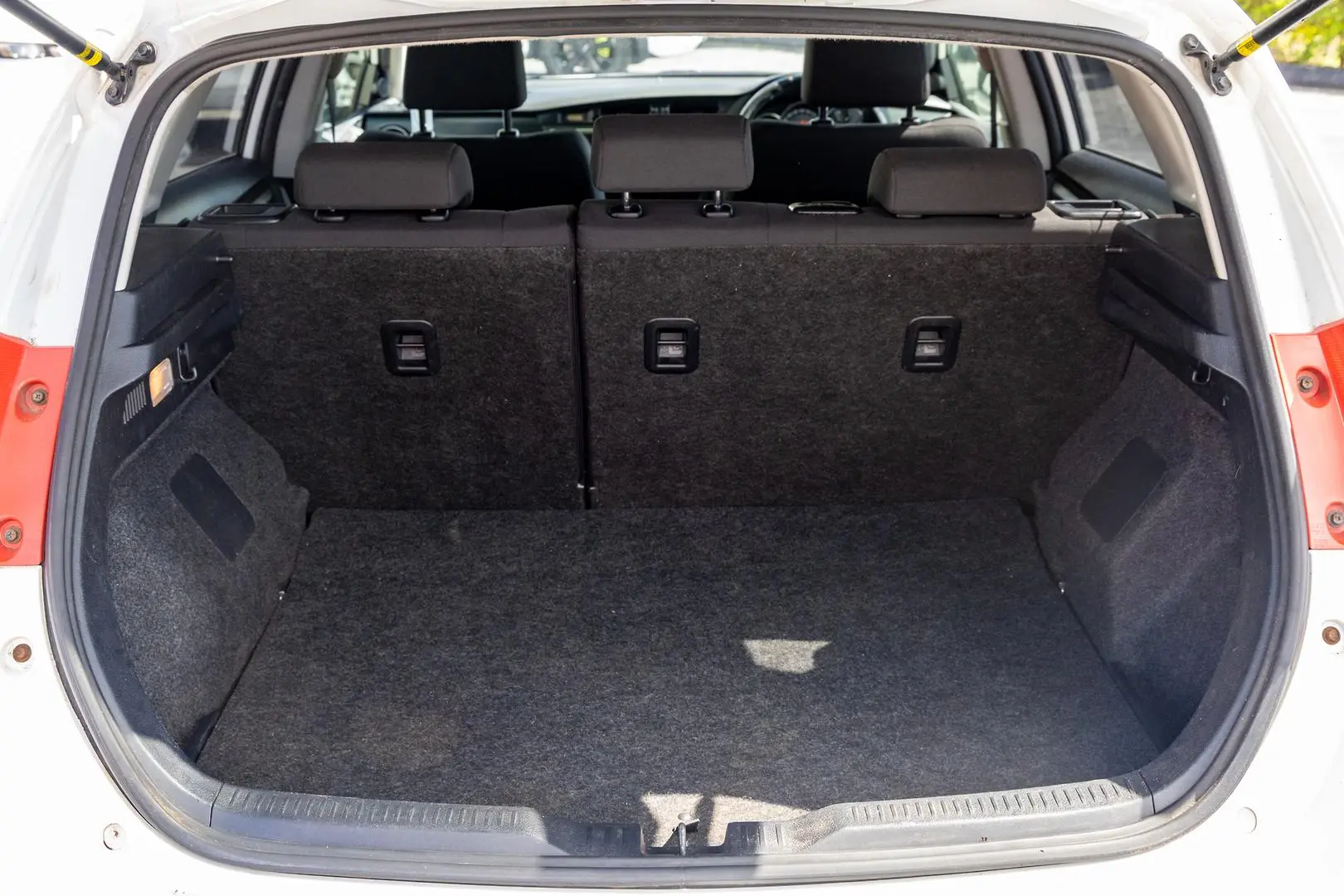 2014 Toyota Corolla Gallery Image 19