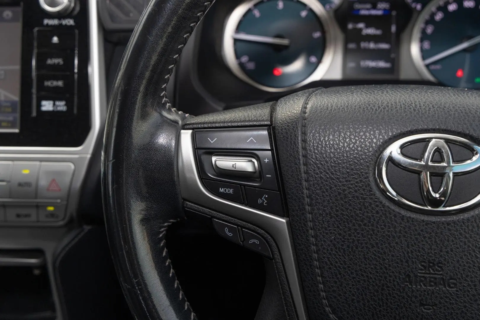 2019 Toyota Landcruiser Prado Gallery Image 11