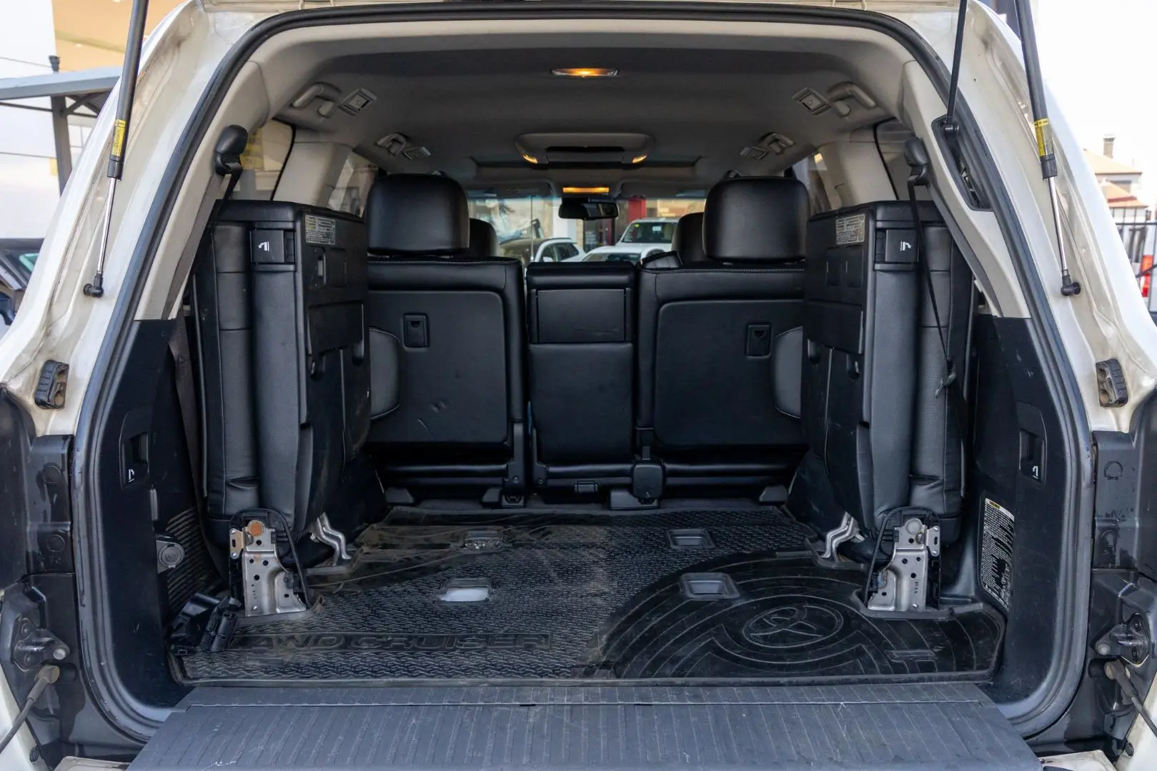 2015 Toyota Landcruiser Gallery Image 19