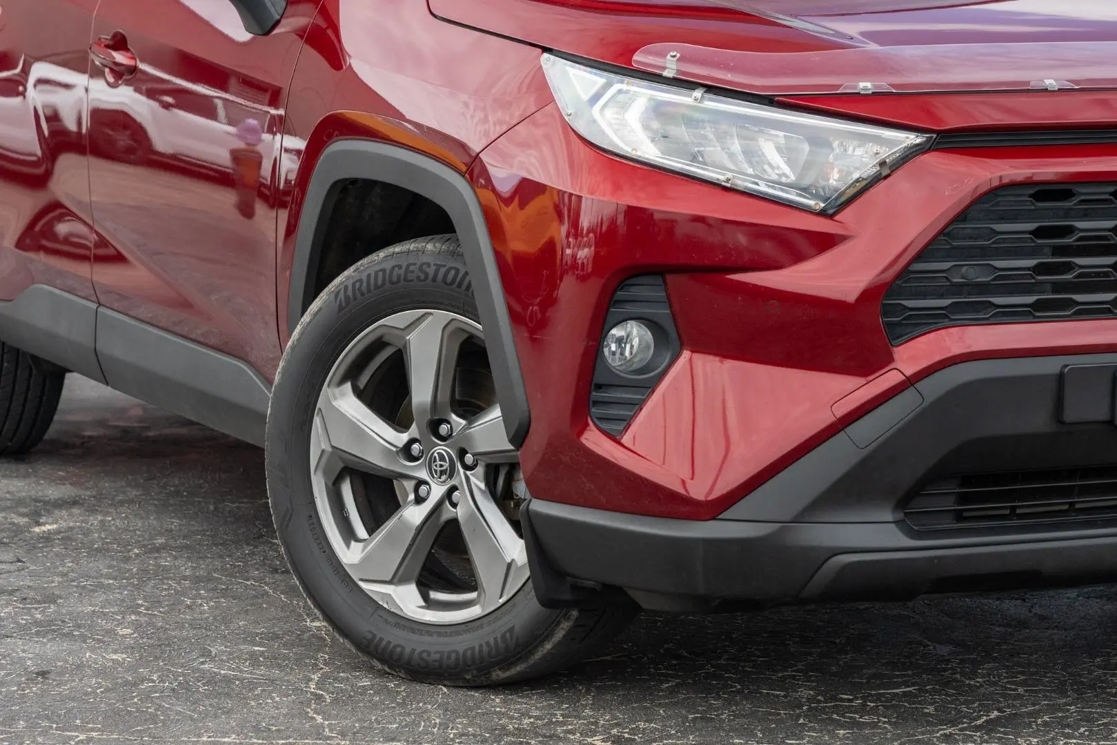 2019 Toyota RAV4 Gallery Image 6