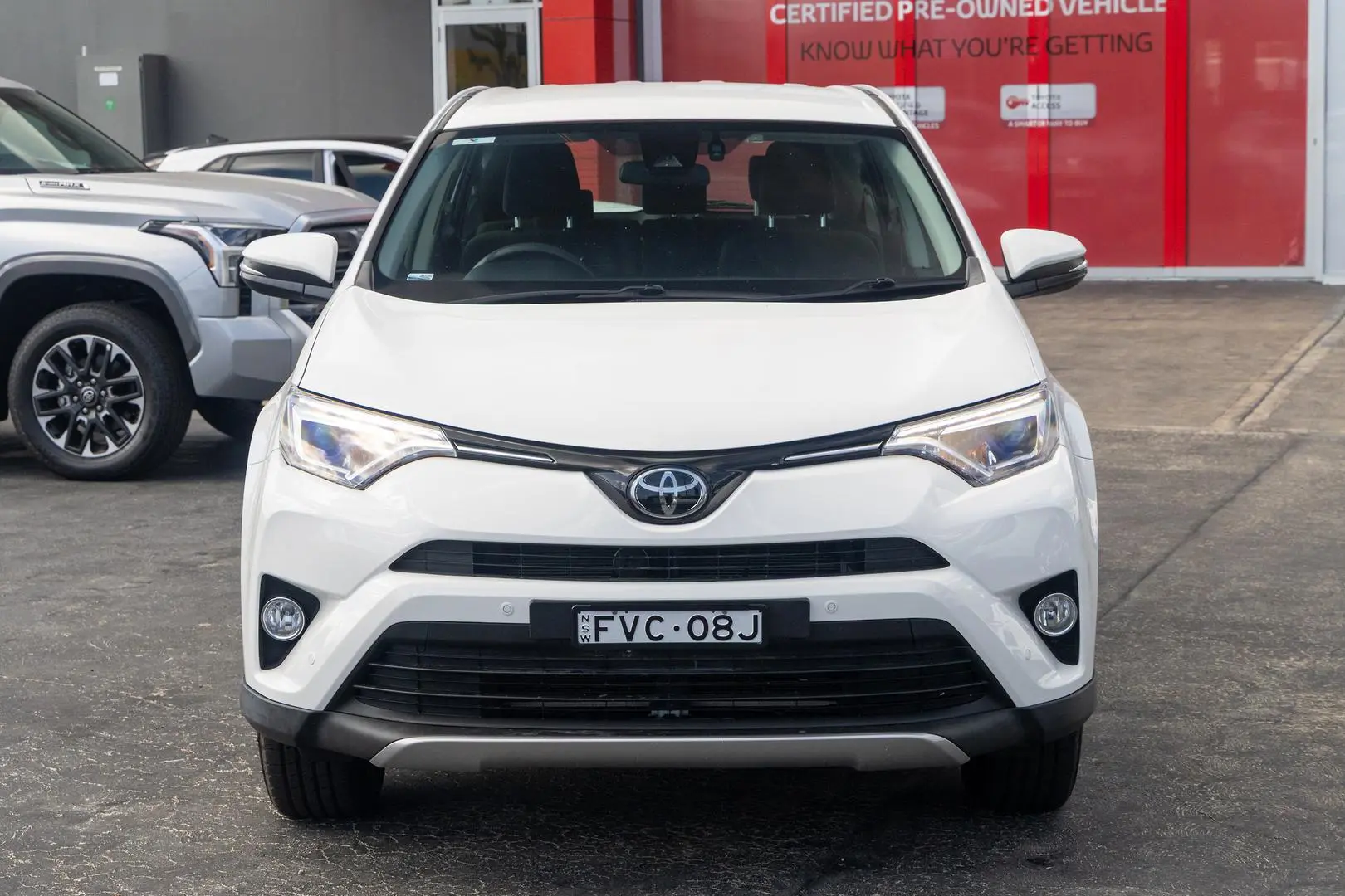 2018 Toyota RAV4 Gallery Image 4