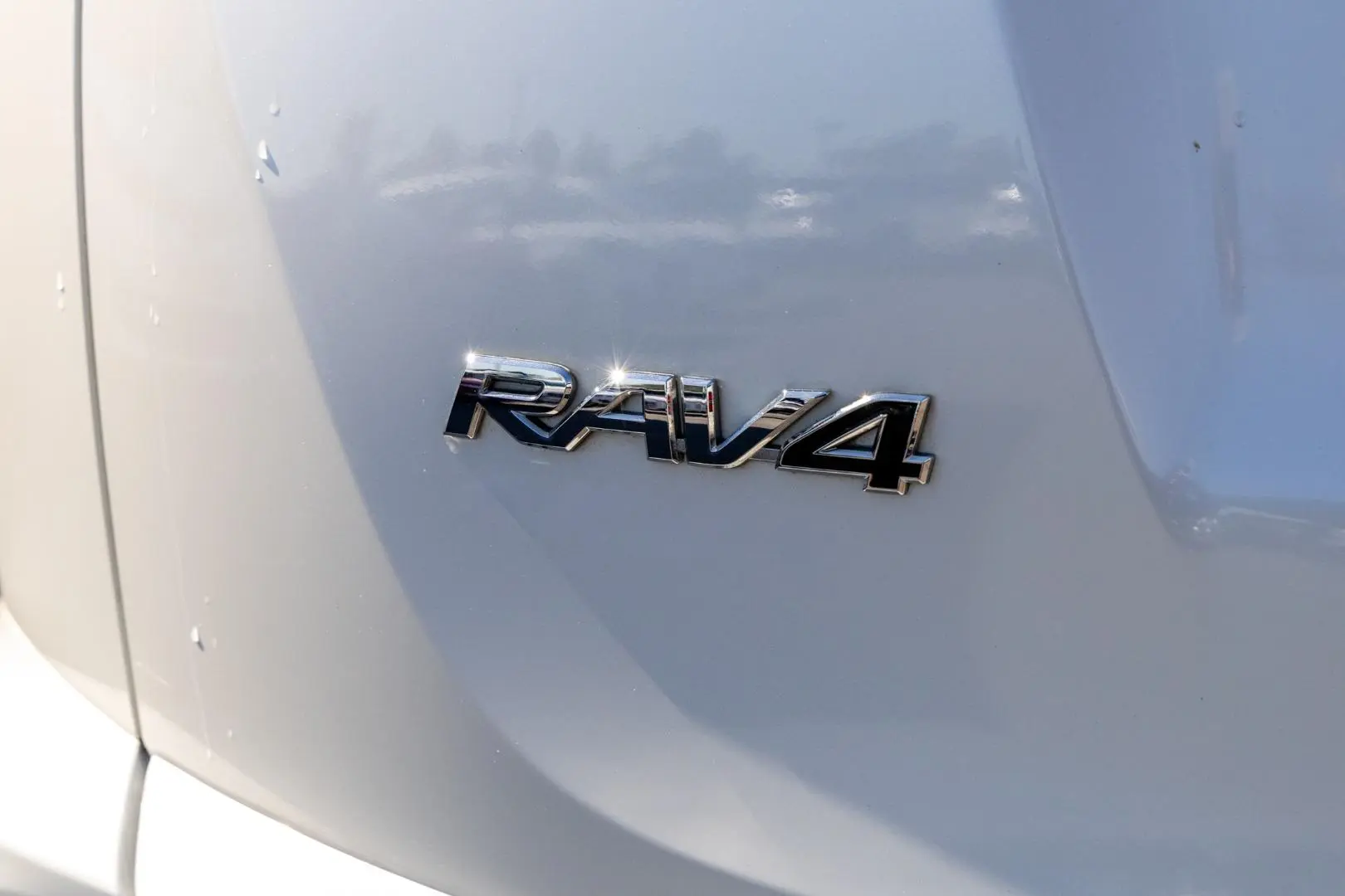 2017 Toyota RAV4 Gallery Image 21