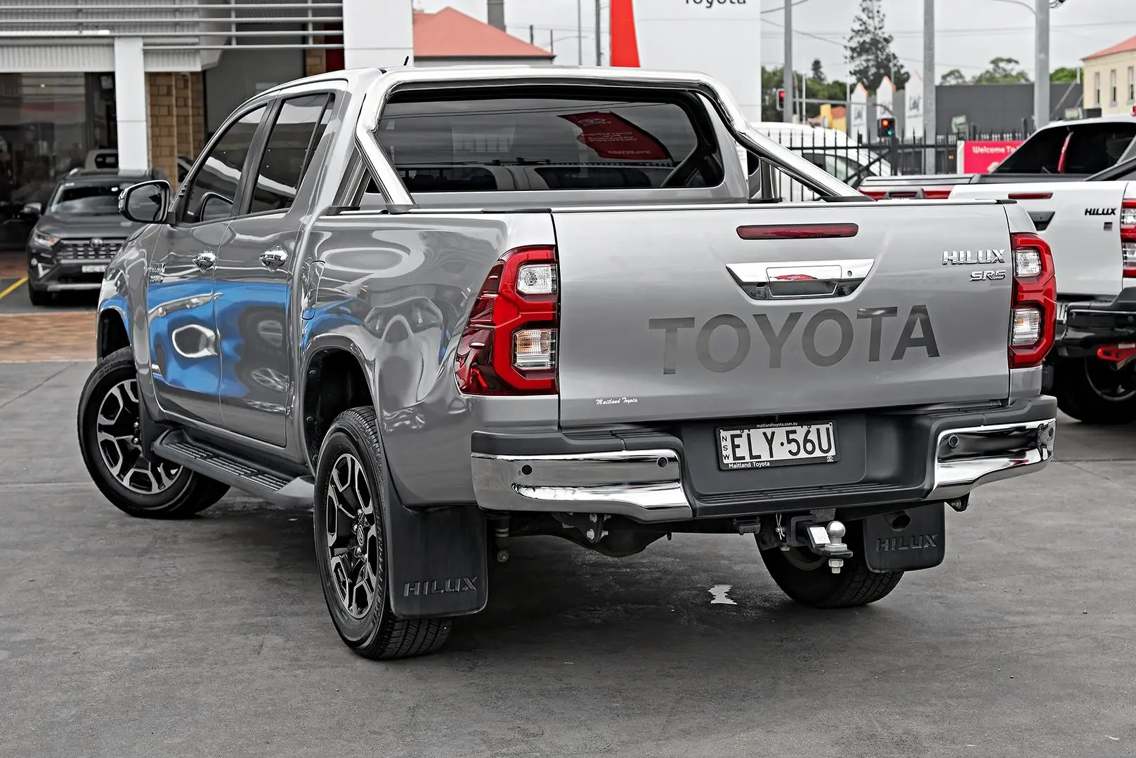 2021 Toyota Hilux Gallery Image 2