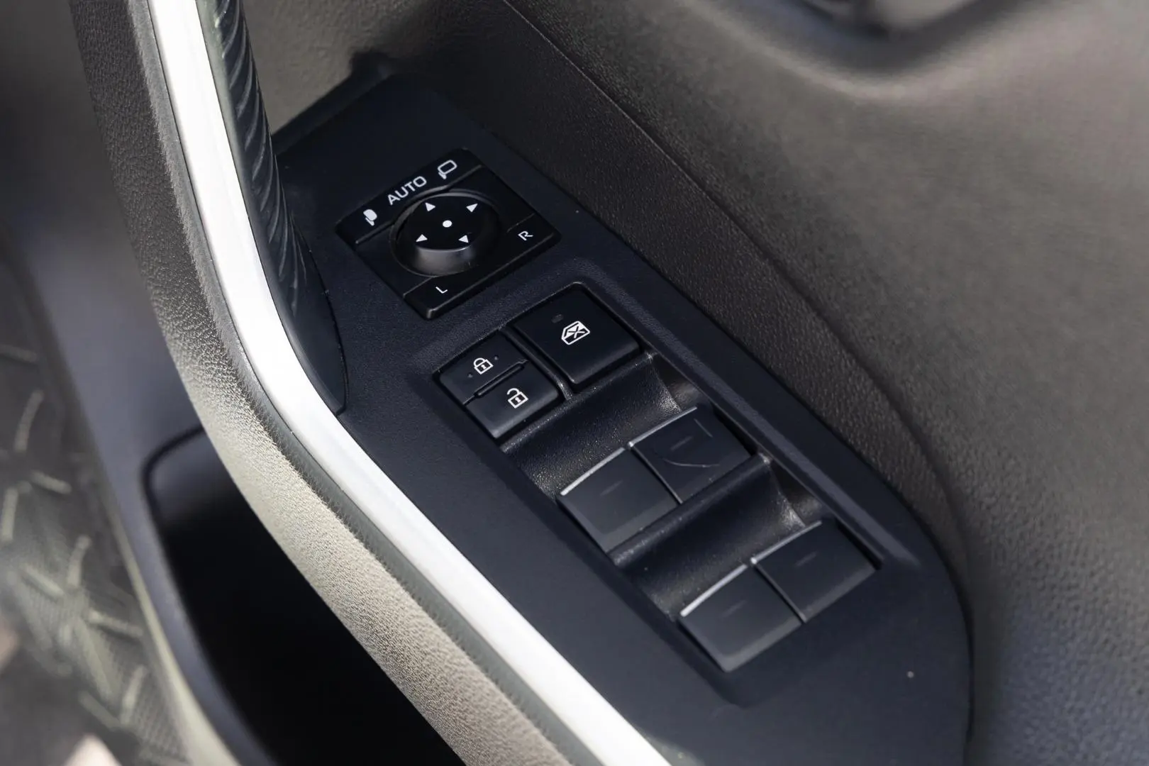 2022 Toyota RAV4 Gallery Image 18