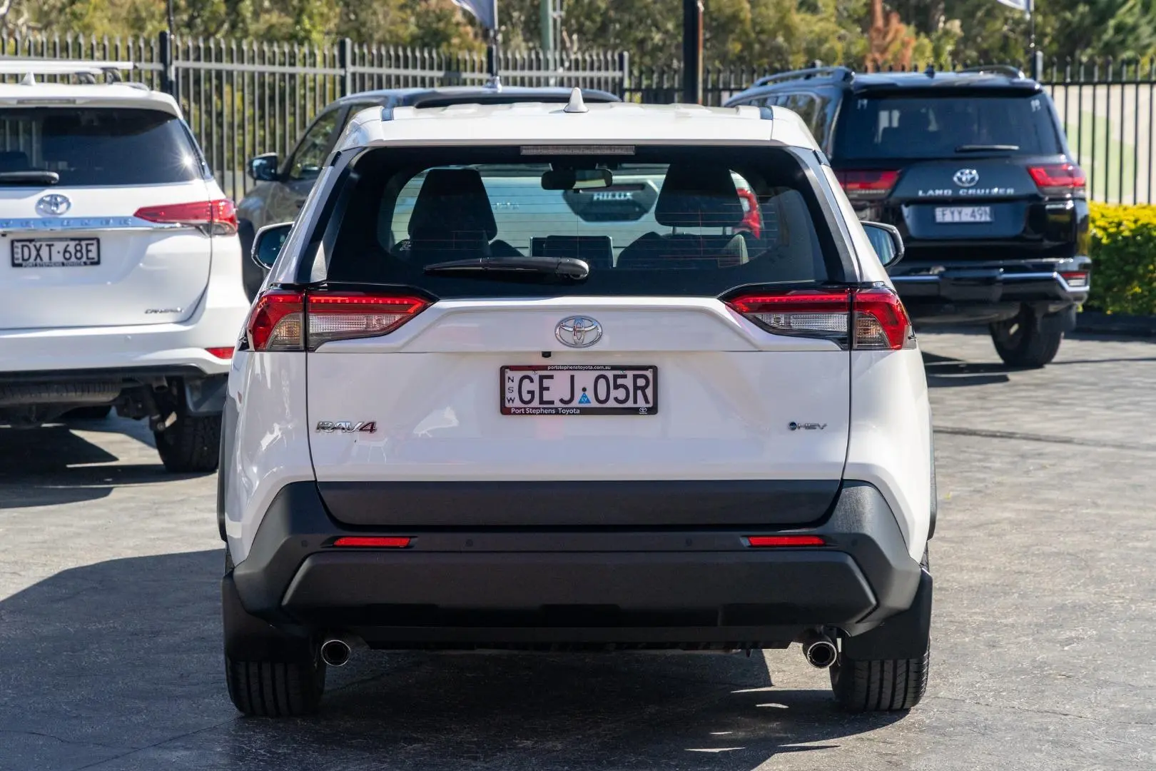2025 Toyota RAV4 Gallery Image 5
