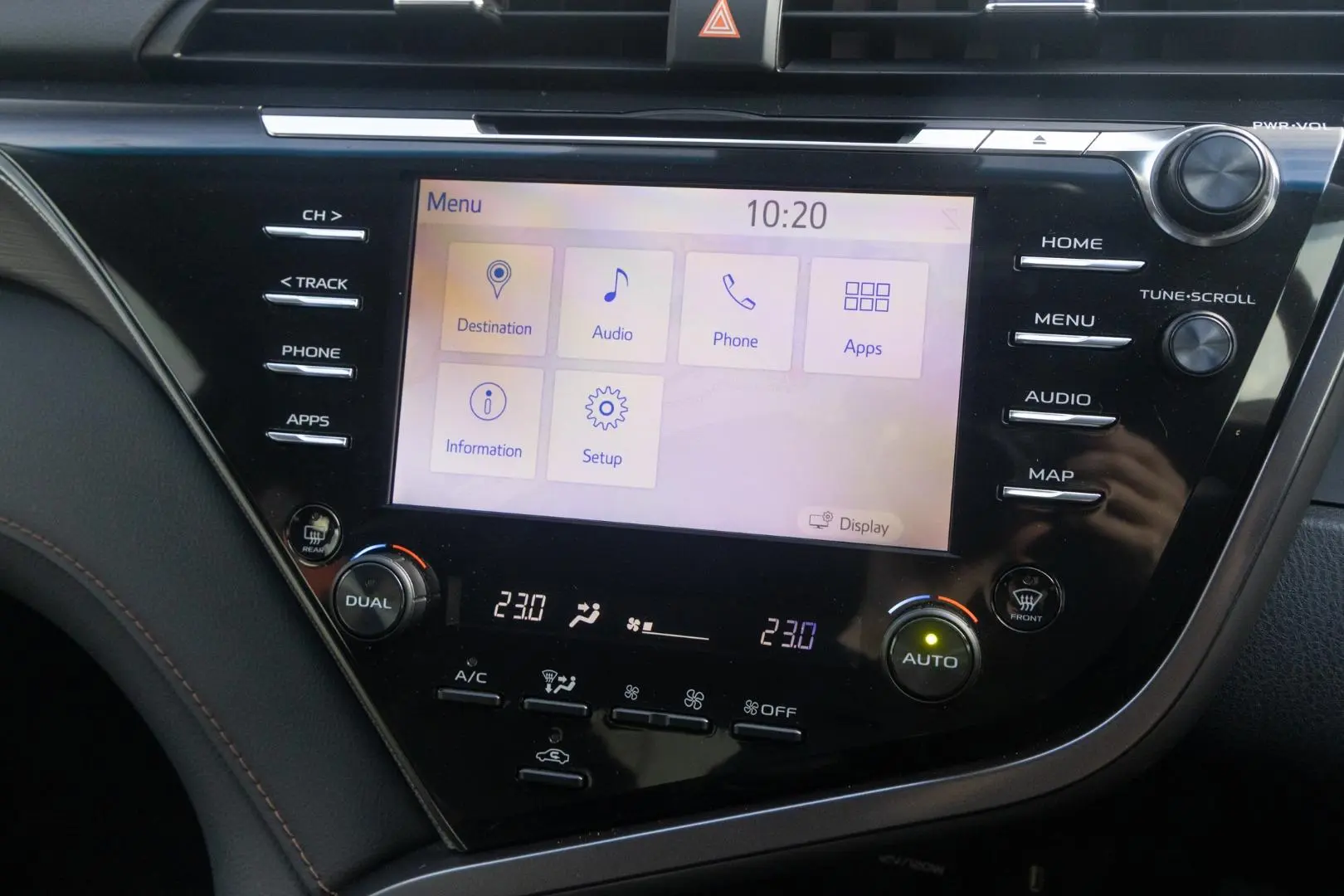 2019 Toyota Camry Gallery Image 16