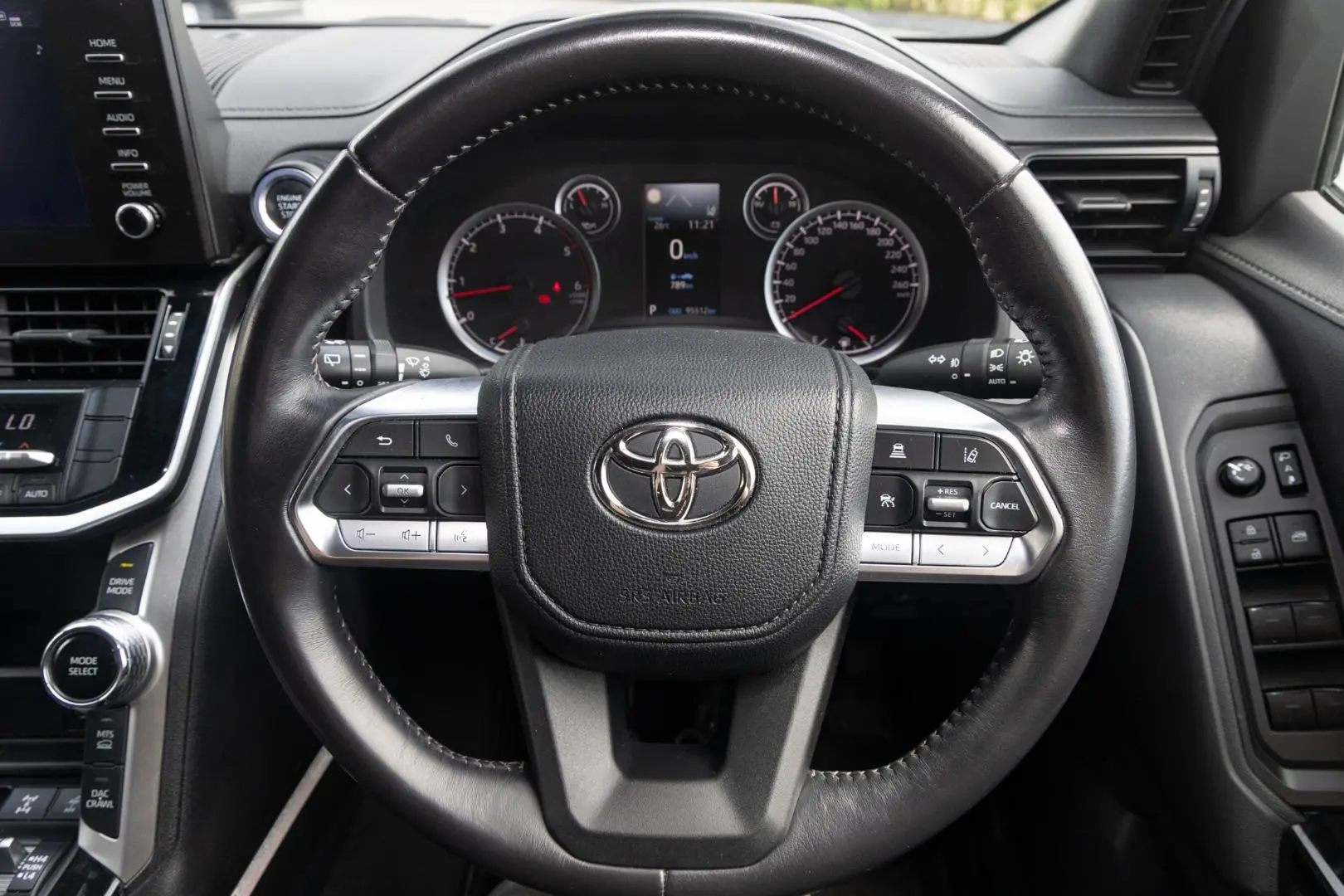 2022 Toyota Landcruiser Gallery Image 10